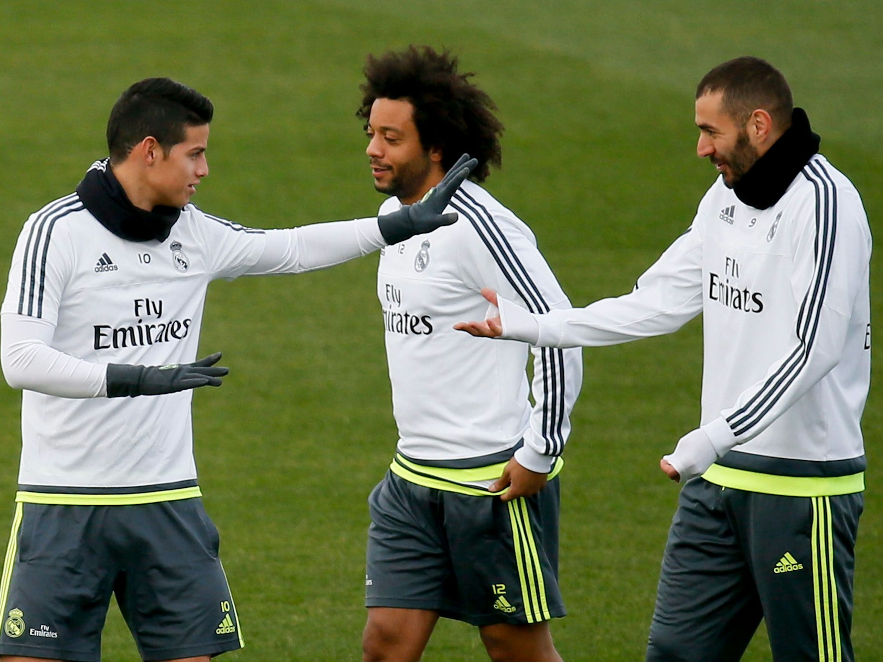 James Rodriguez (l.), Marcelo (m.) und Karim Benzema (r.) beim Training von Real Madrid am 12. Dezember 2015.