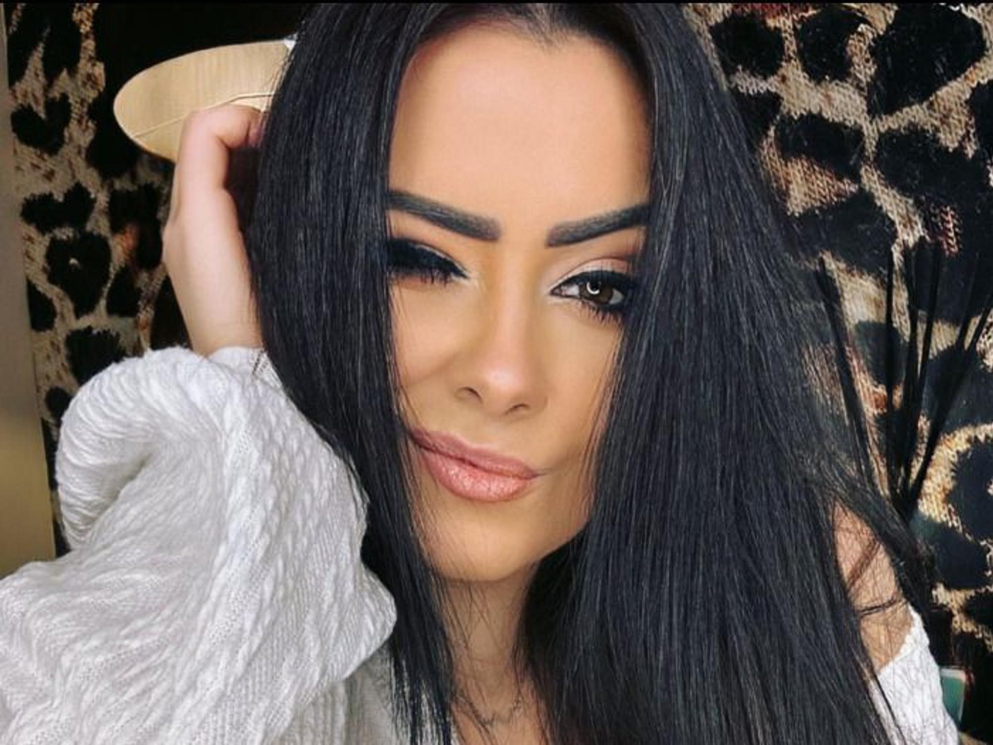 Die 30-jährige Kölnerin, hier auf einem Instagram-Selfie von April 2023, wurde durch Rülps-Videos auf Tik Tok bekannt.