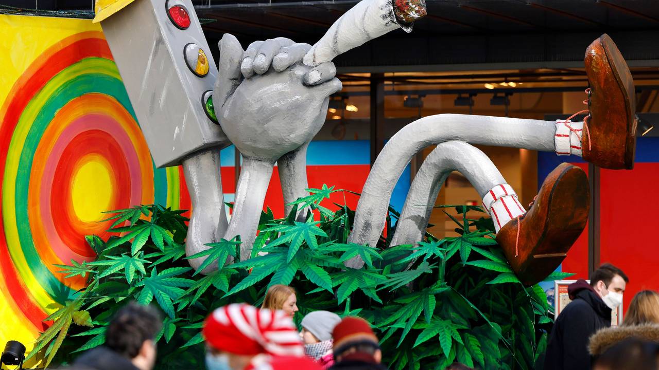 Motto-Wagen zur geplanten Legalisierung von Cannabis