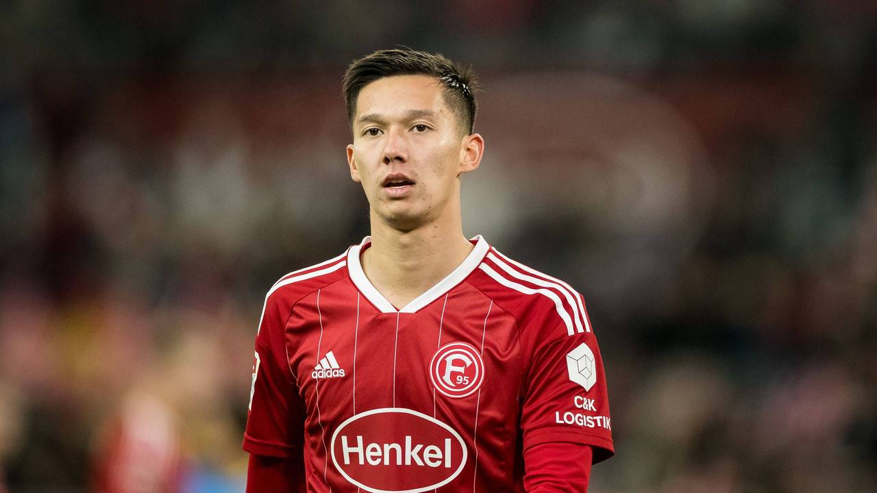 Shinta Appelkamp steht im Spiel gegen Eintracht Braunschweig auf dem Platz.