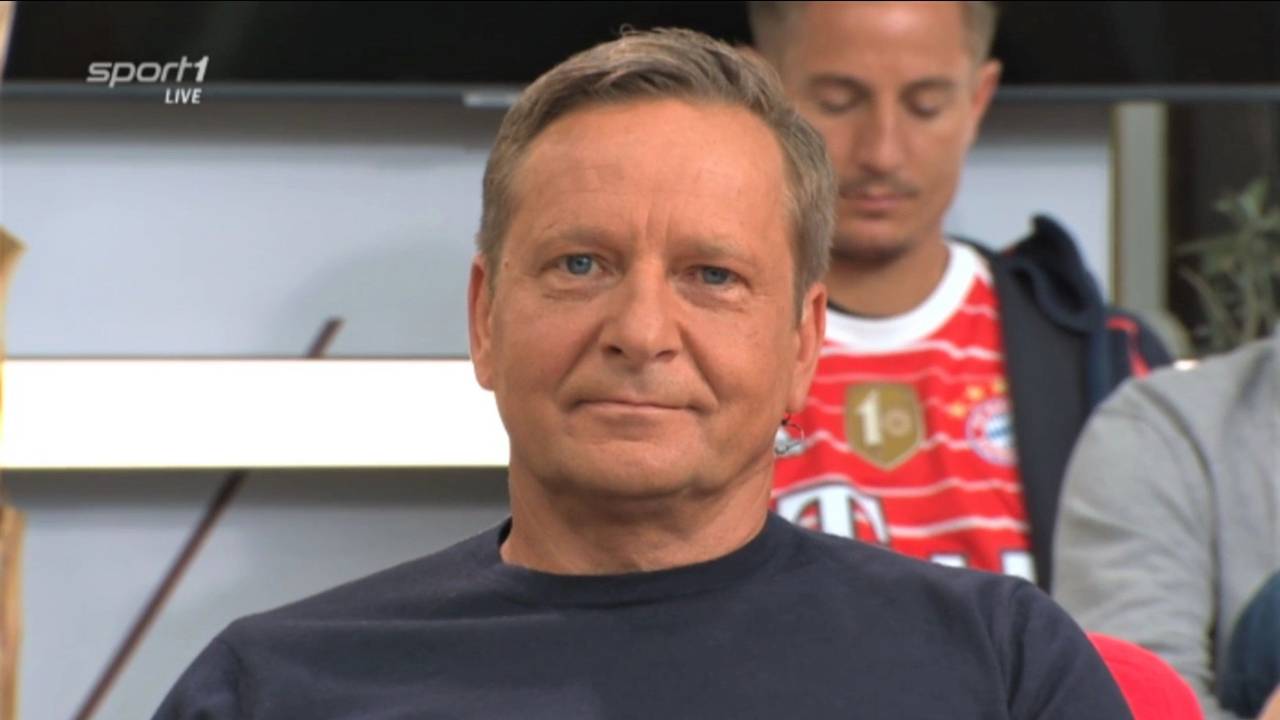 Horst Heldt sitzt im Doppelpass bei Sport1 und spricht über die Lage bei Borussia Dortmund.