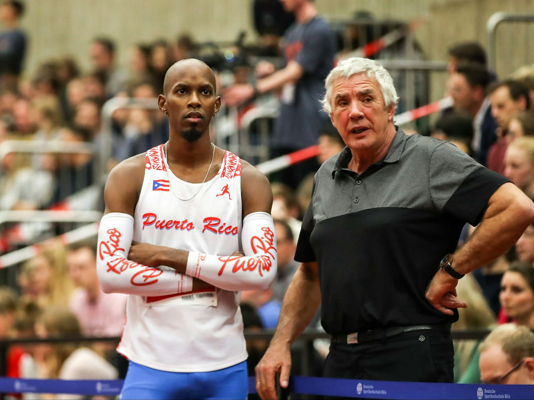 Hochspringer Luis Castro mit Trainer Dr. Wolfgang Ritzdorf in Köln.