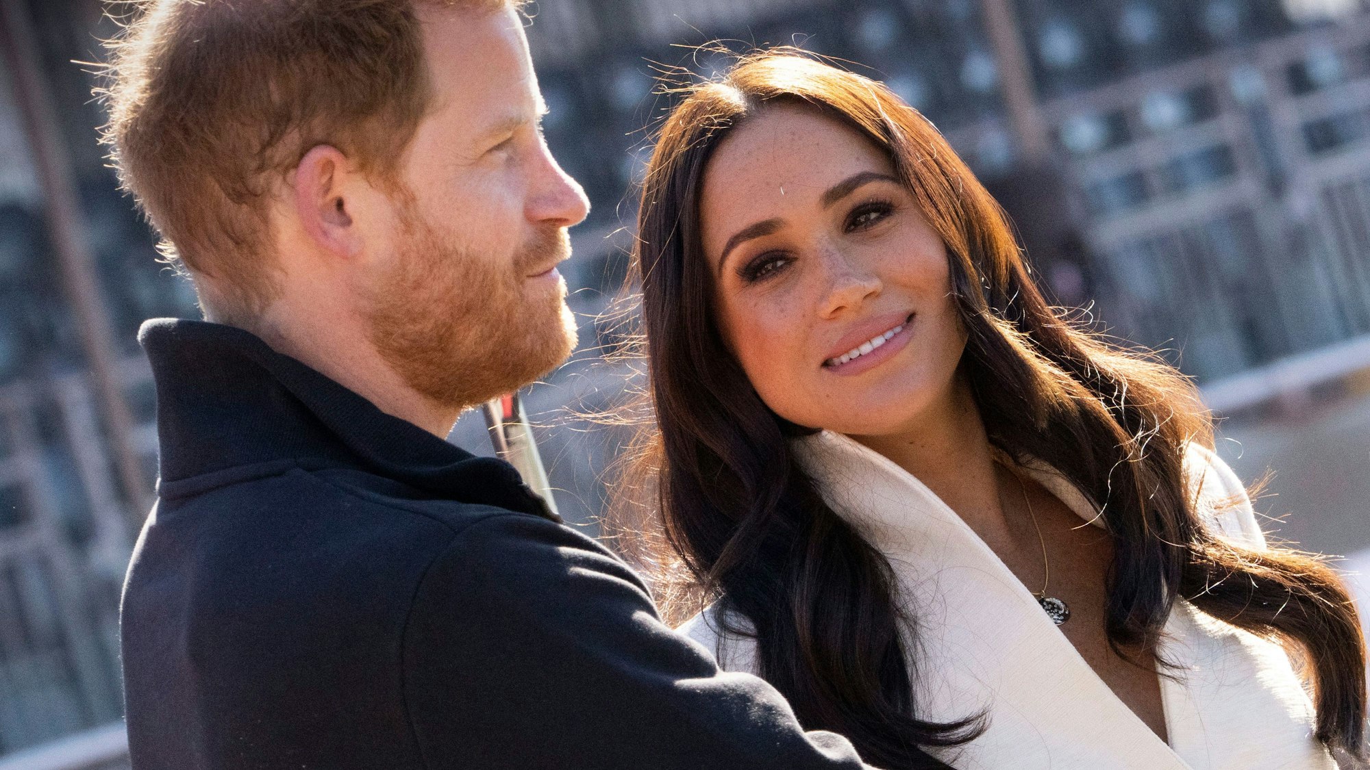 Prinz Harry und Meghan bei den Invictus Games 2022 im Zuiderpark in Den Haag: Das Leben bei Hofe soll für Meghan nicht immer leicht gewesen sein. Ein Insider verrät, dass sie durchaus auch wütend geworden ist.