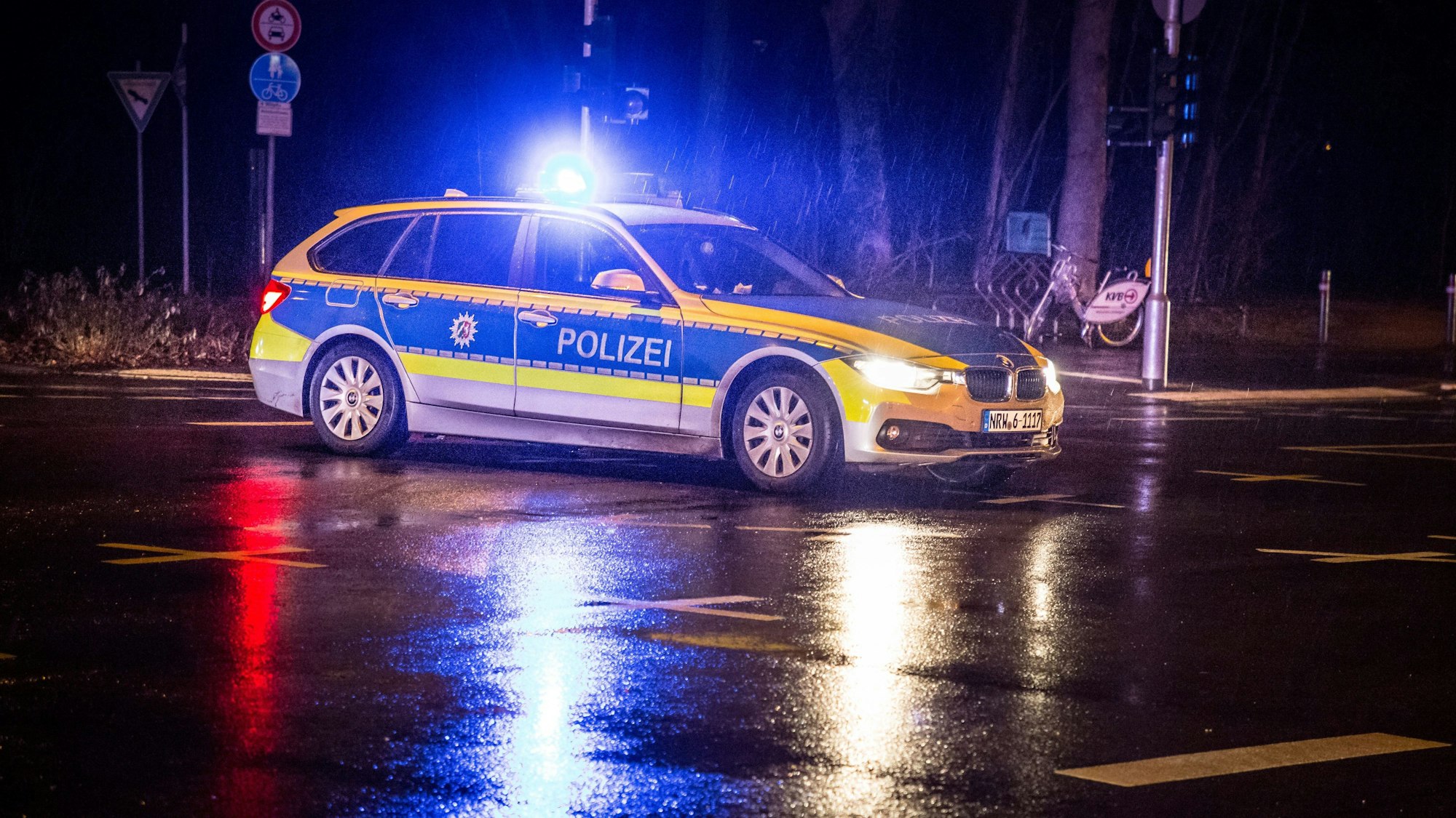 Polizeieinsatz nach Unfall auf der Autobahn. (Symbolfoto)