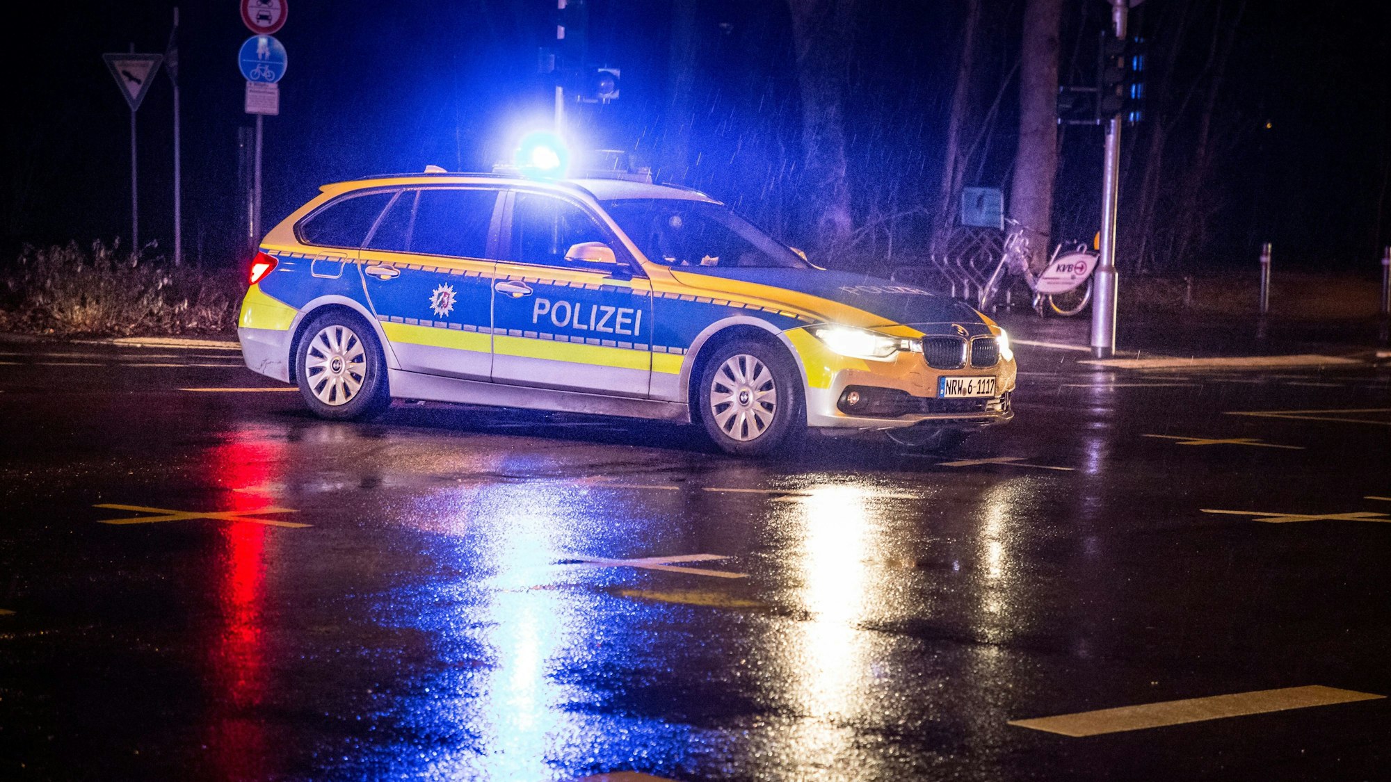 Polizeieinsatz bei einer Demonstration in Bonn. (Symbolfoto)