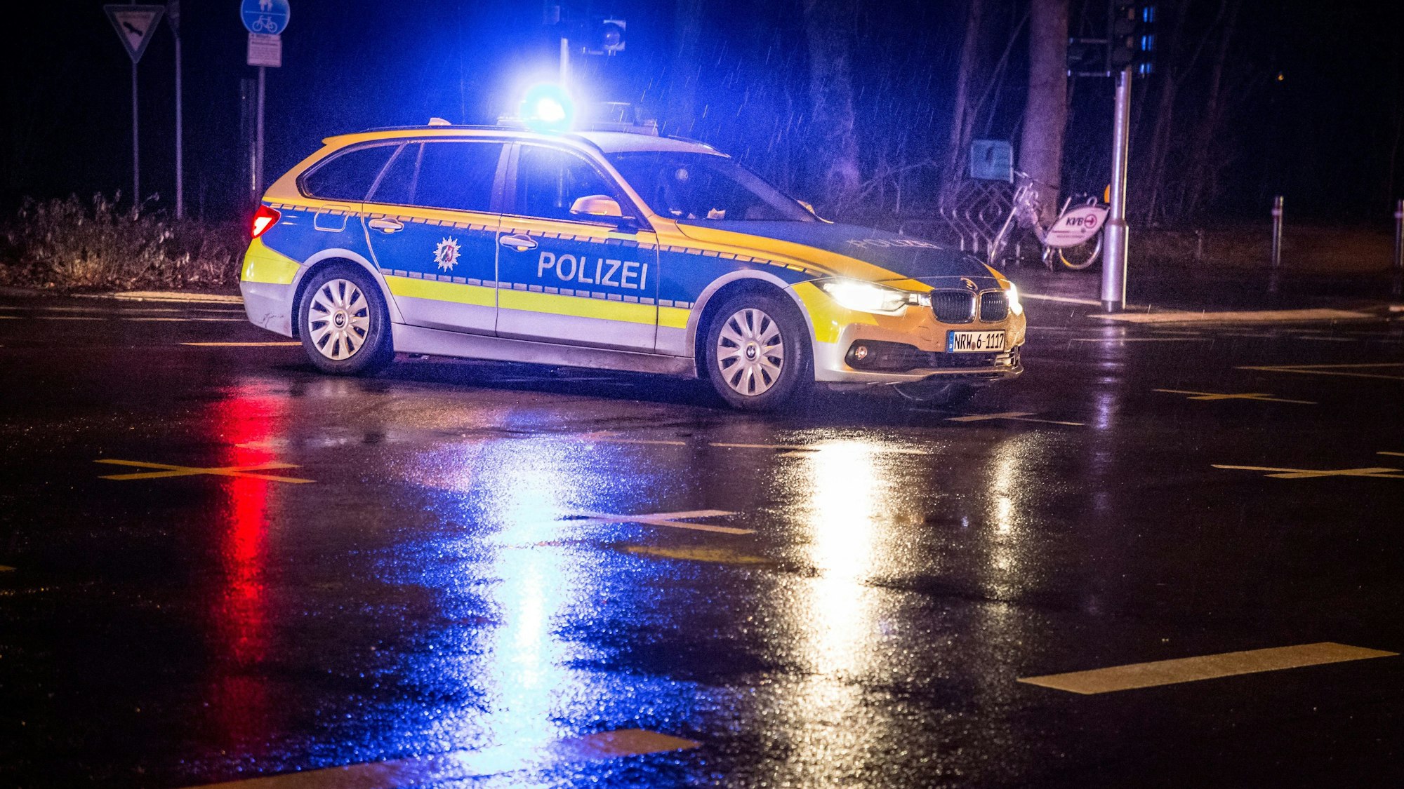 Die Polizei fahndet nach einem Sexualdelikt (Symbolfoto)