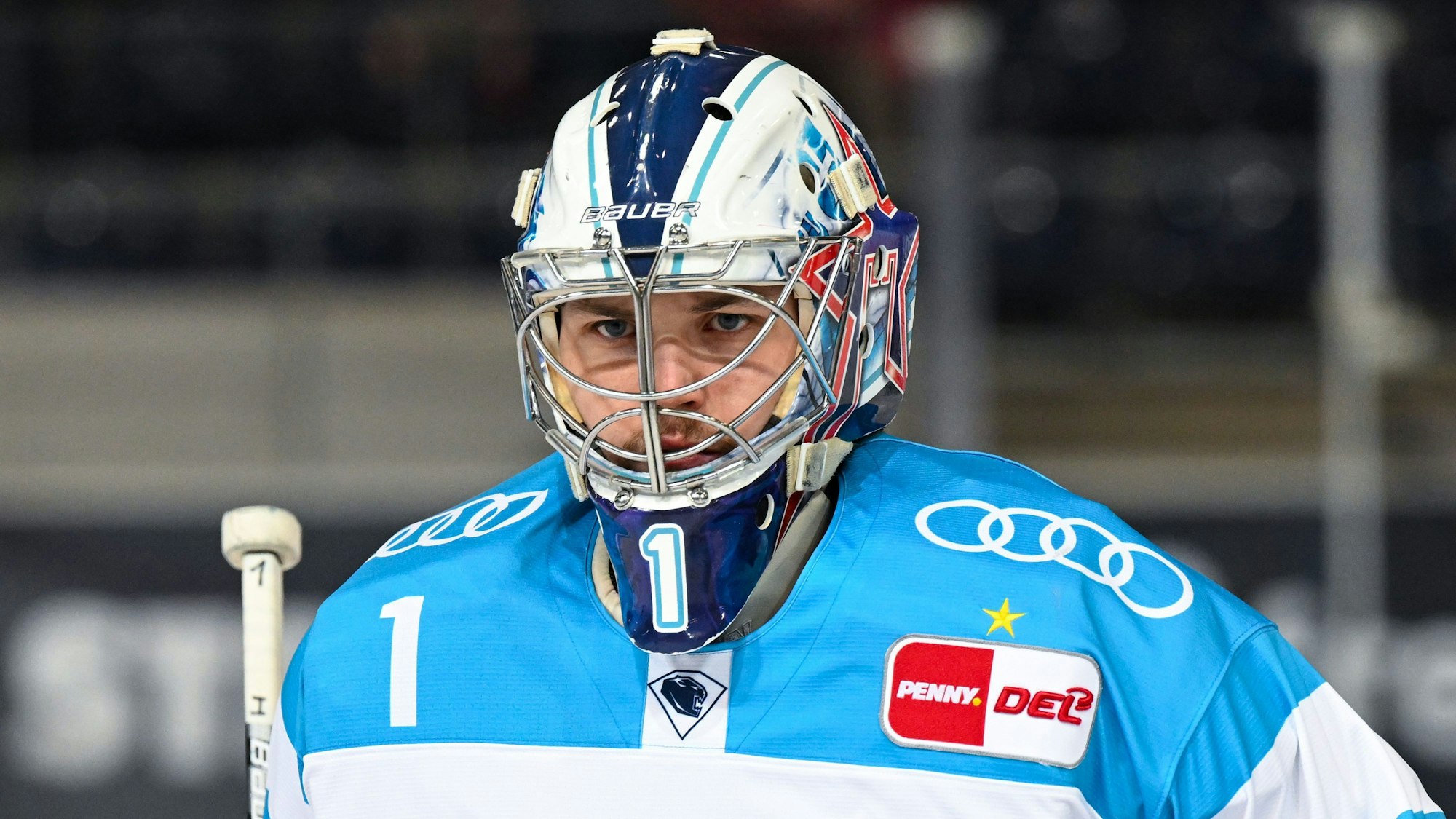 Jonas Stettmer von Ingolstadt wärmt sich auf.