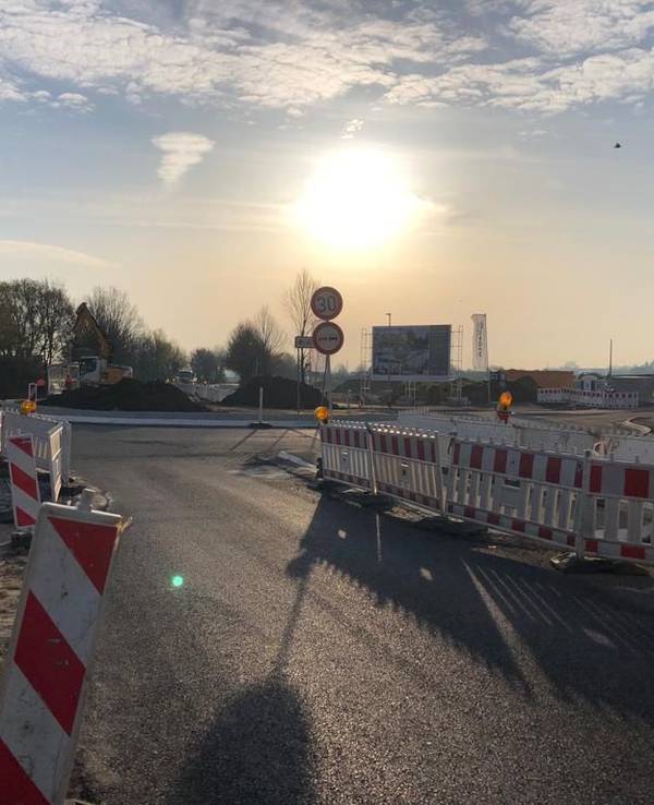 Baustelle rund um den neuen Kreisverkehr in Bergheim-Glessen