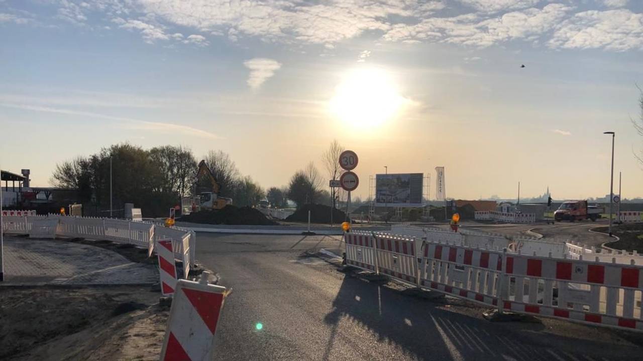 Baustelle rund um den neuen Kreisverkehr in Bergheim-Glessen
