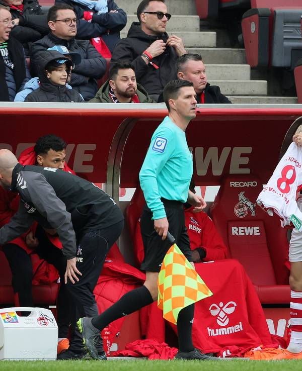 Denis Huseinbasic im Derby gegen Borussia Mönchengladbach.