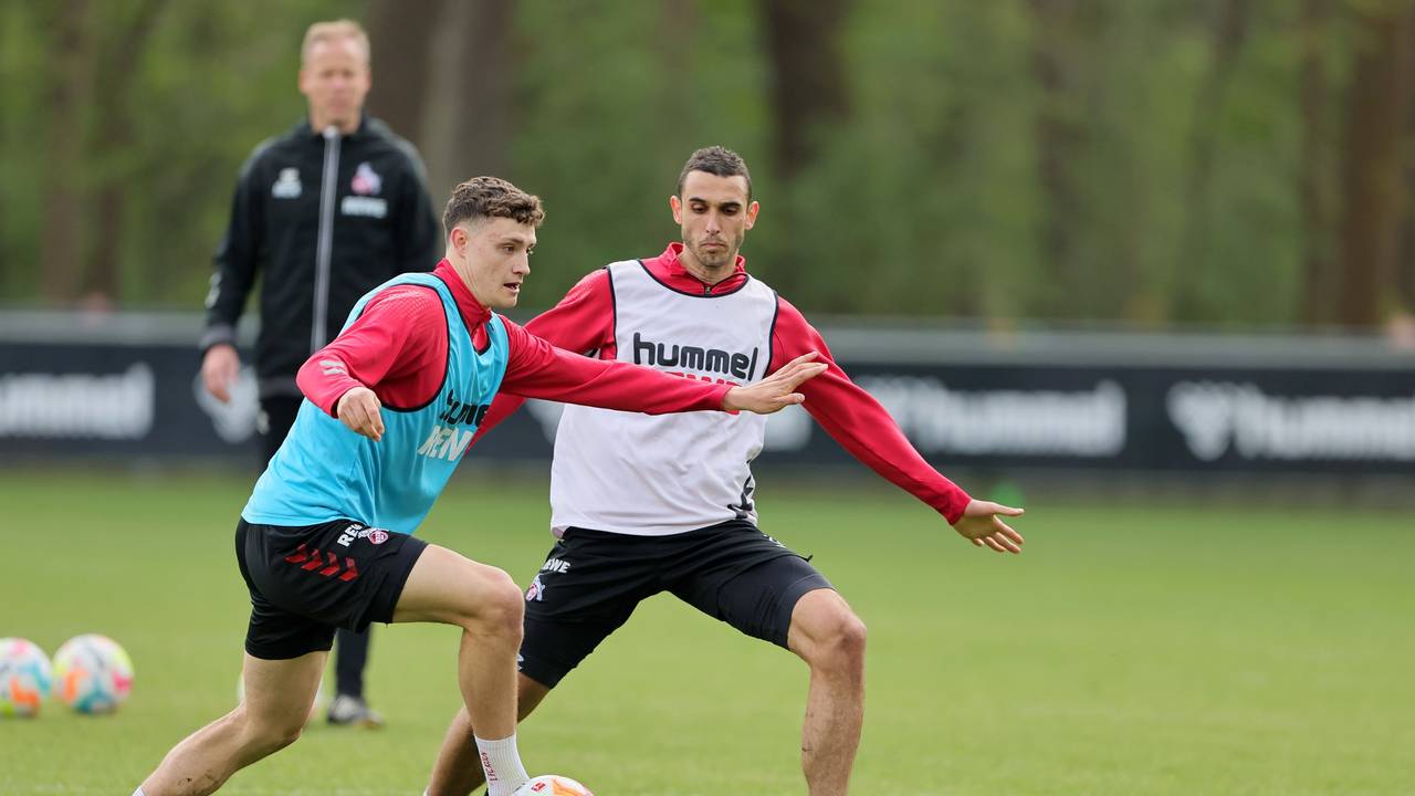 Zweikampf zwischen Eric Martel (li.) und Ellyes Skhiri.