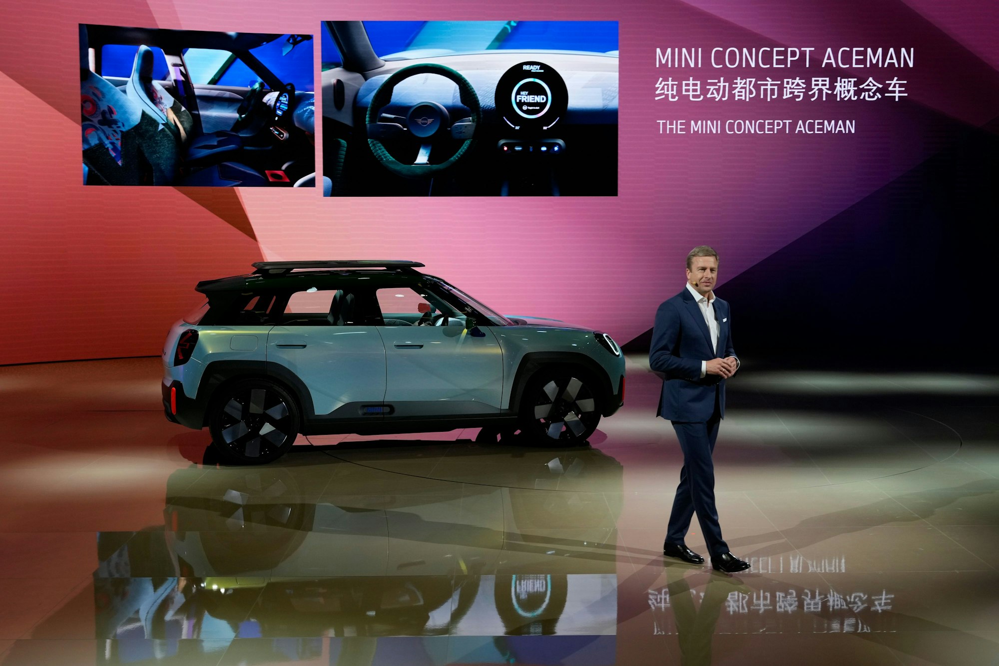 Oliver Zipse, Vorsitzender des Vorstands der BMW AG, spricht bei der Vorstellung des neuen Mini Concept Aceman während des Pressetags der Auto Shanghai 2023 im National Exhibition and Convention Center in Shanghai, China.