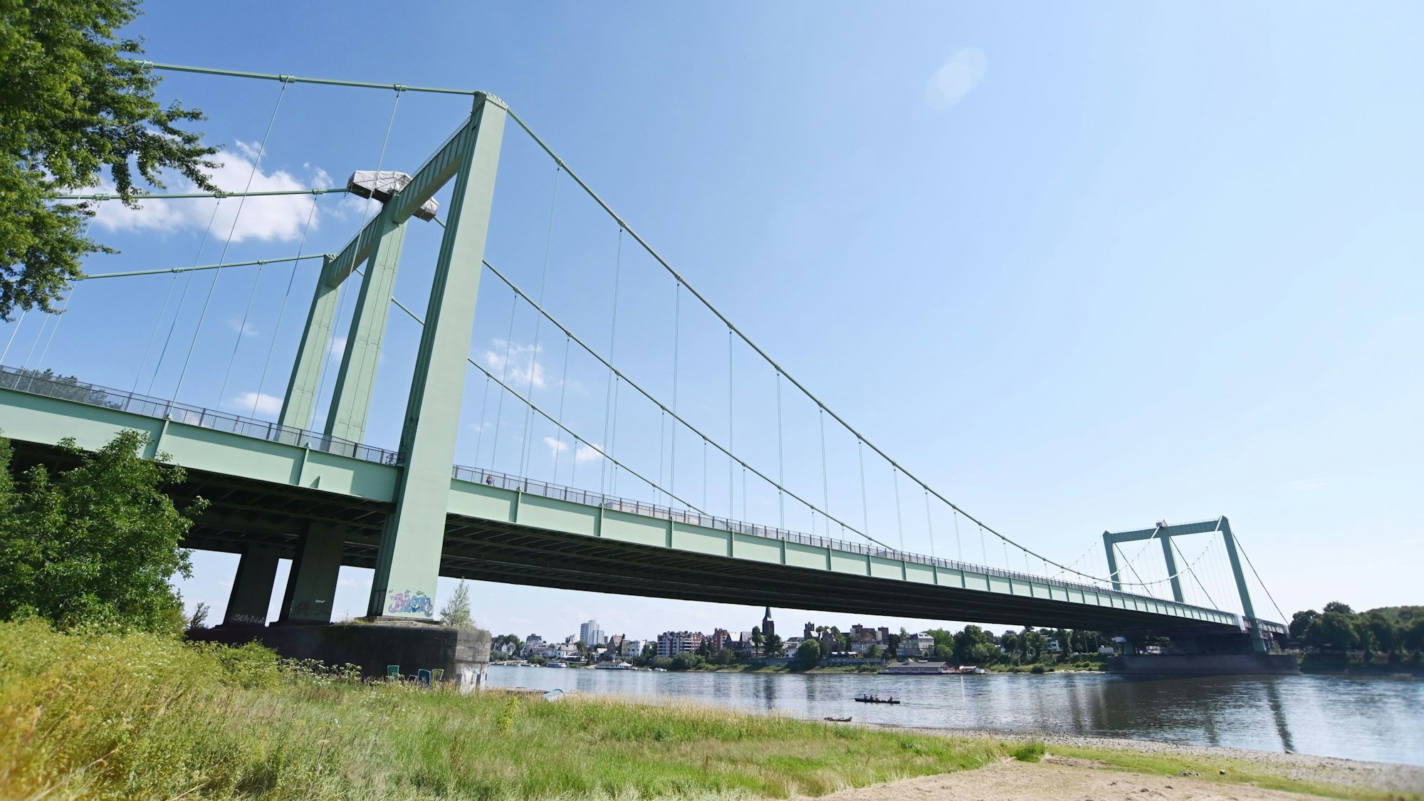 Die Rodenkirchener Brücke soll abgerissen und neu gebaut werden.