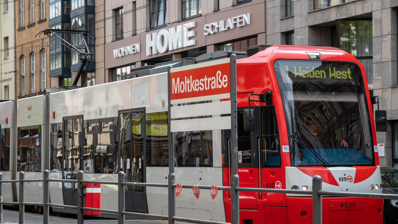 geplante Umgestaltung der Aachener Straße KVB Haltestelle Moltkestraße Strassenbahn Linie 1 Weiden Köln 01.05.2020 Foto: Uwe Weiser