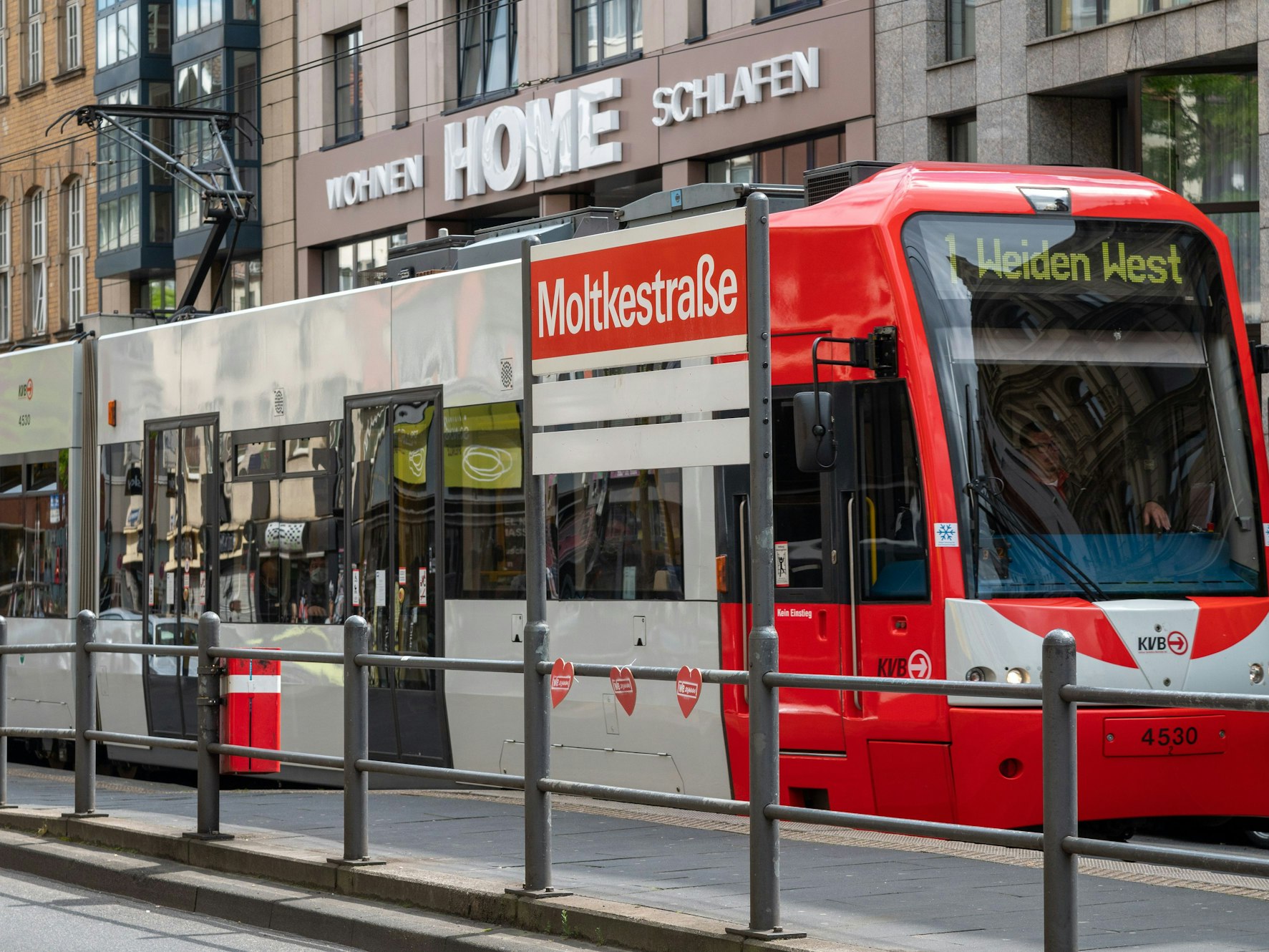 geplante Umgestaltung der Aachener Straße KVB Haltestelle Moltkestraße Strassenbahn Linie 1 Weiden Köln 01.05.2020 Foto: Uwe Weiser