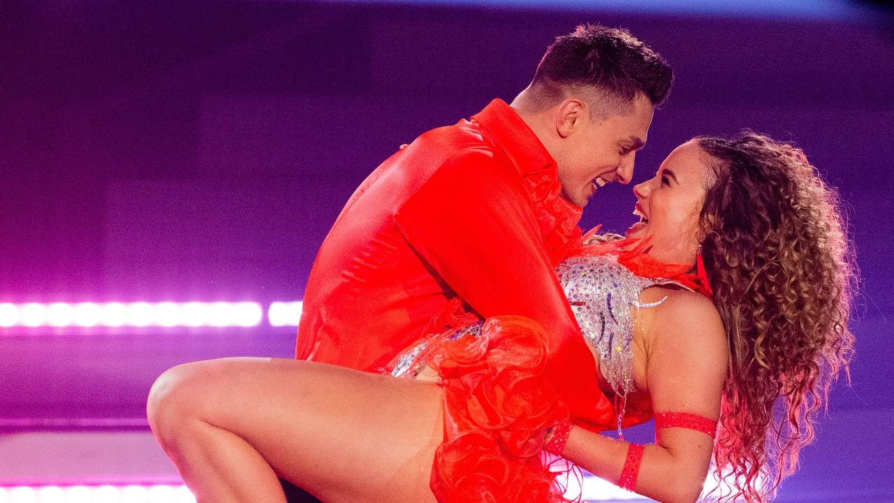Julia Beautx und Zsolt Sandor Cseke präsentieren in „Let's Dance“-Show 8 am 21. April 2023 einen Samba.