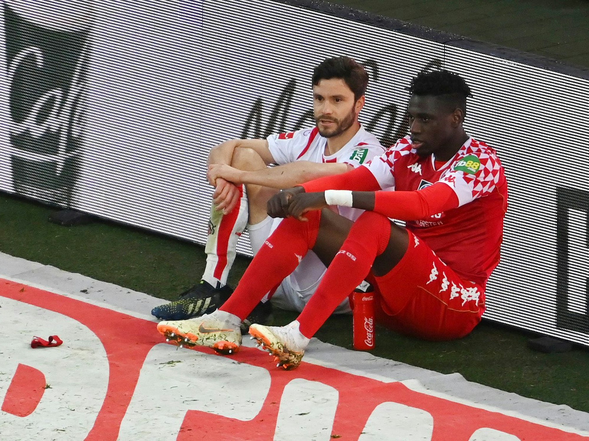 Jonas Hector und Danny Da Costa im Gespräch.