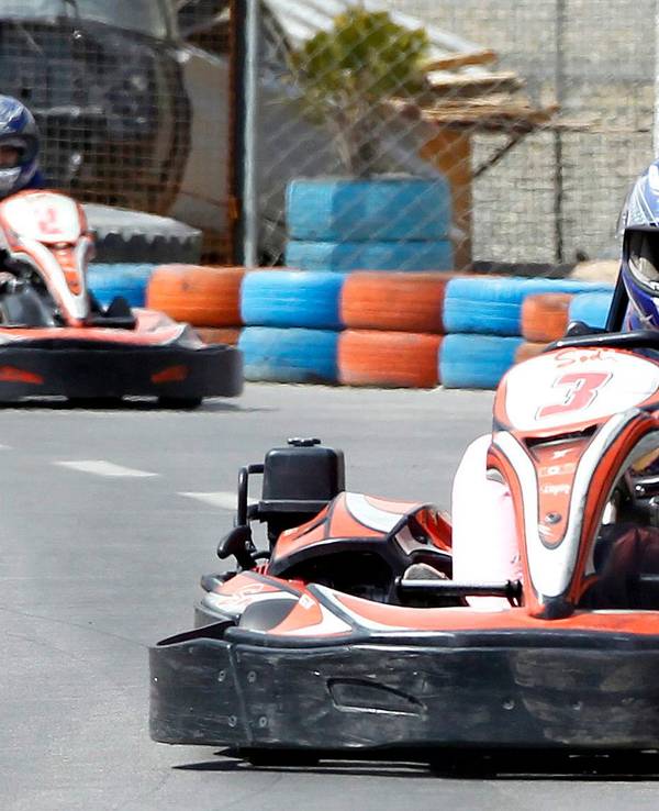 Eine Kartfahrerin im Jahr 2014.