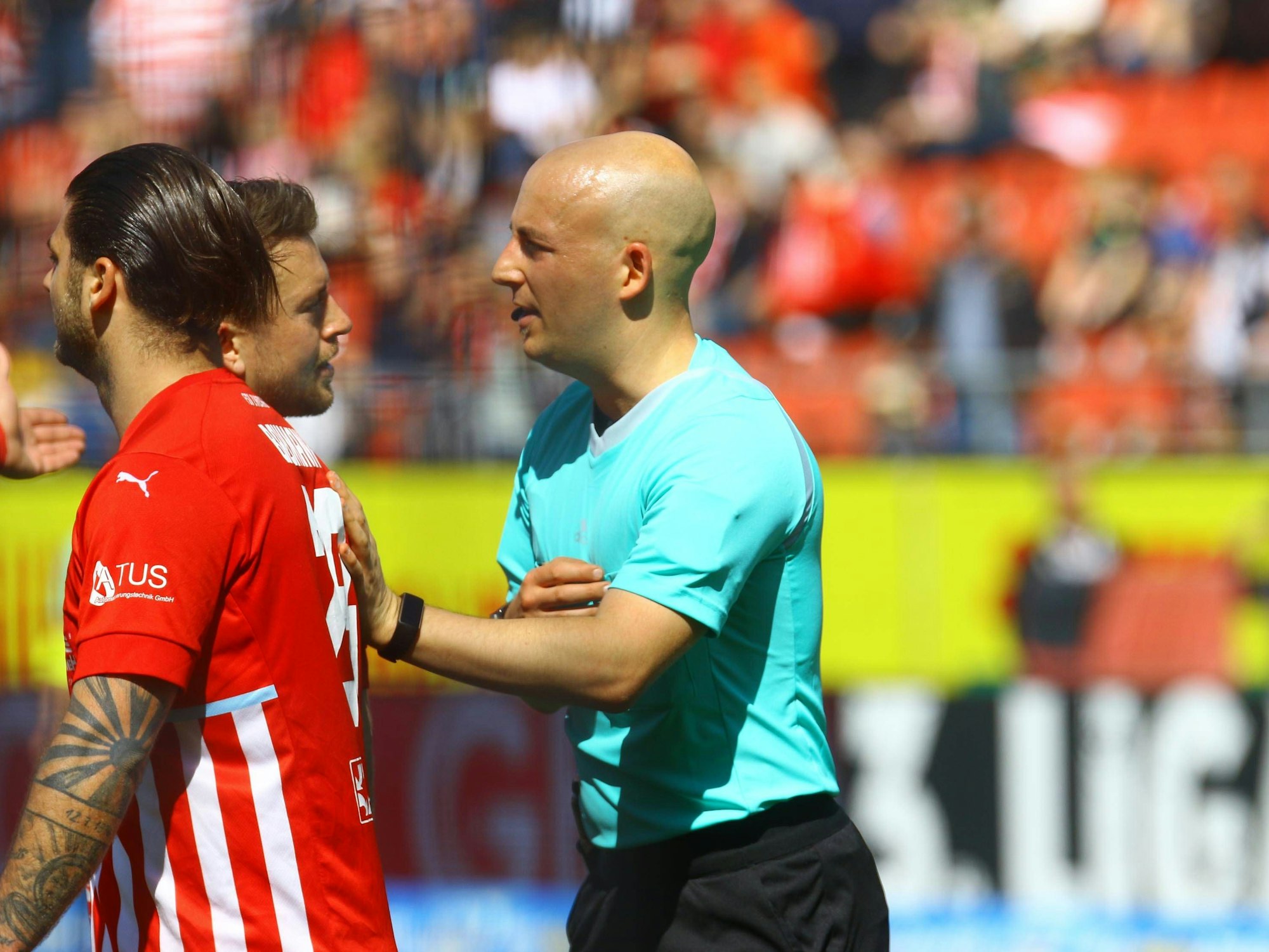 Schiedsrichter Nicolas Winter Hagenbach brach die Partie Zwickau gegen RW Essen ab.