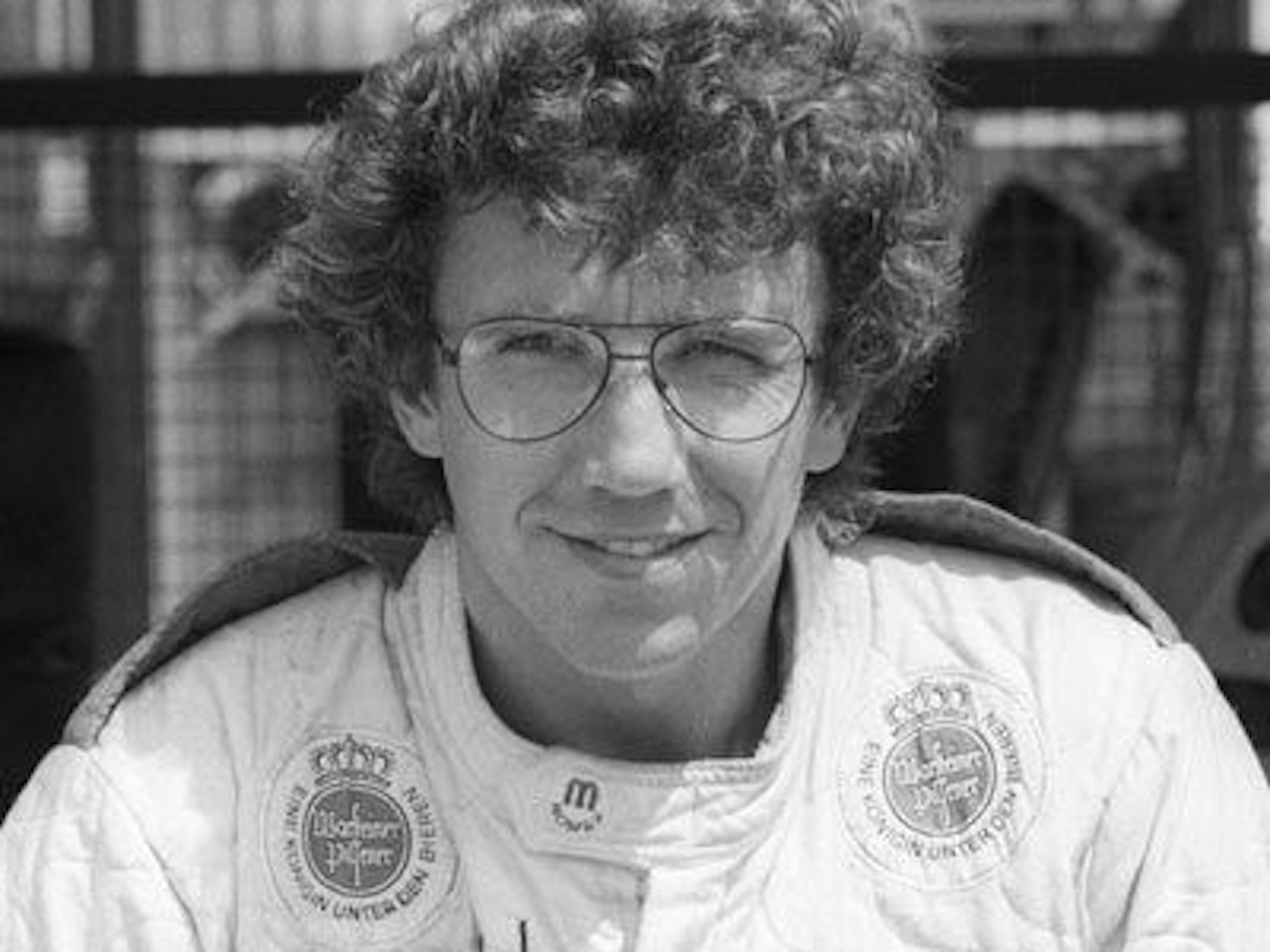 Der Rennfahrer Rolf Stommelen im Porträt.