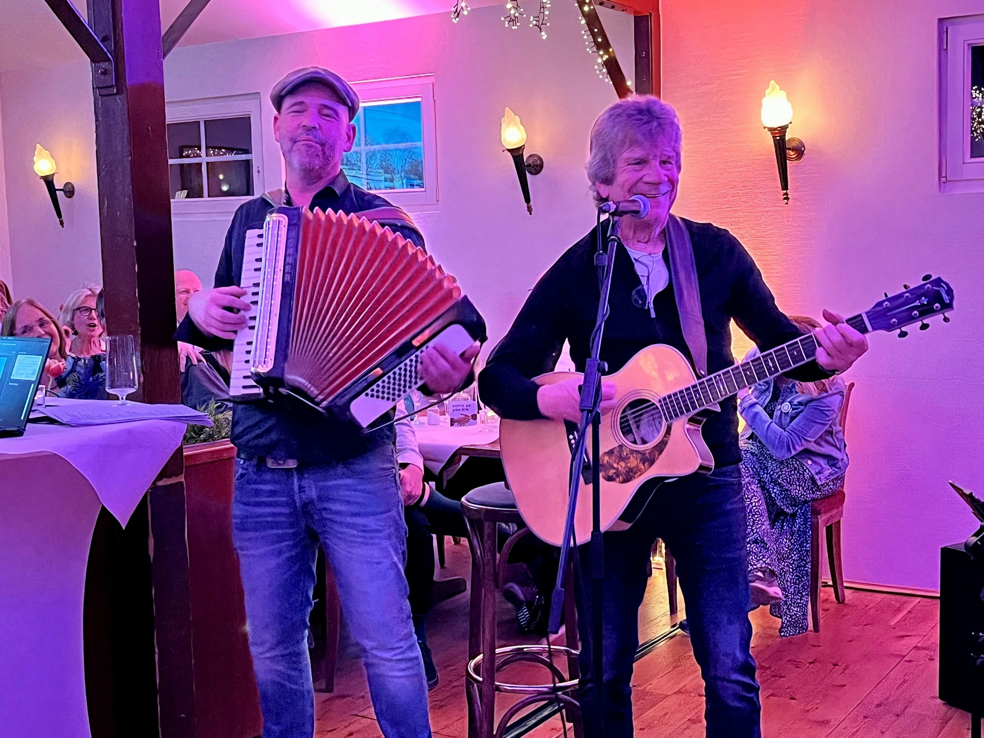 Bömmel Lückertah und Doc Esser bei der „Caya“- Party auf dem Köln Bootshaus Albatros