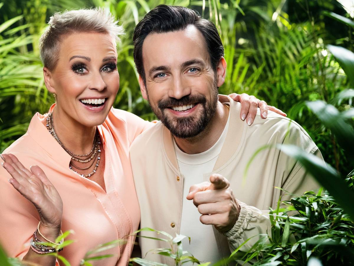 Sonja Zietlow und Jan Köppen werden auch 2025 das Dschungelcamp moderieren.