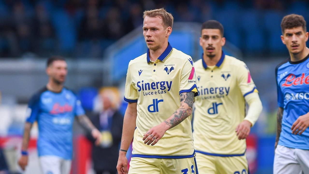 Ondrej Duda geht nach einem 0:0 von Hellas Verona gegen den SSC Neapel vom Platz.