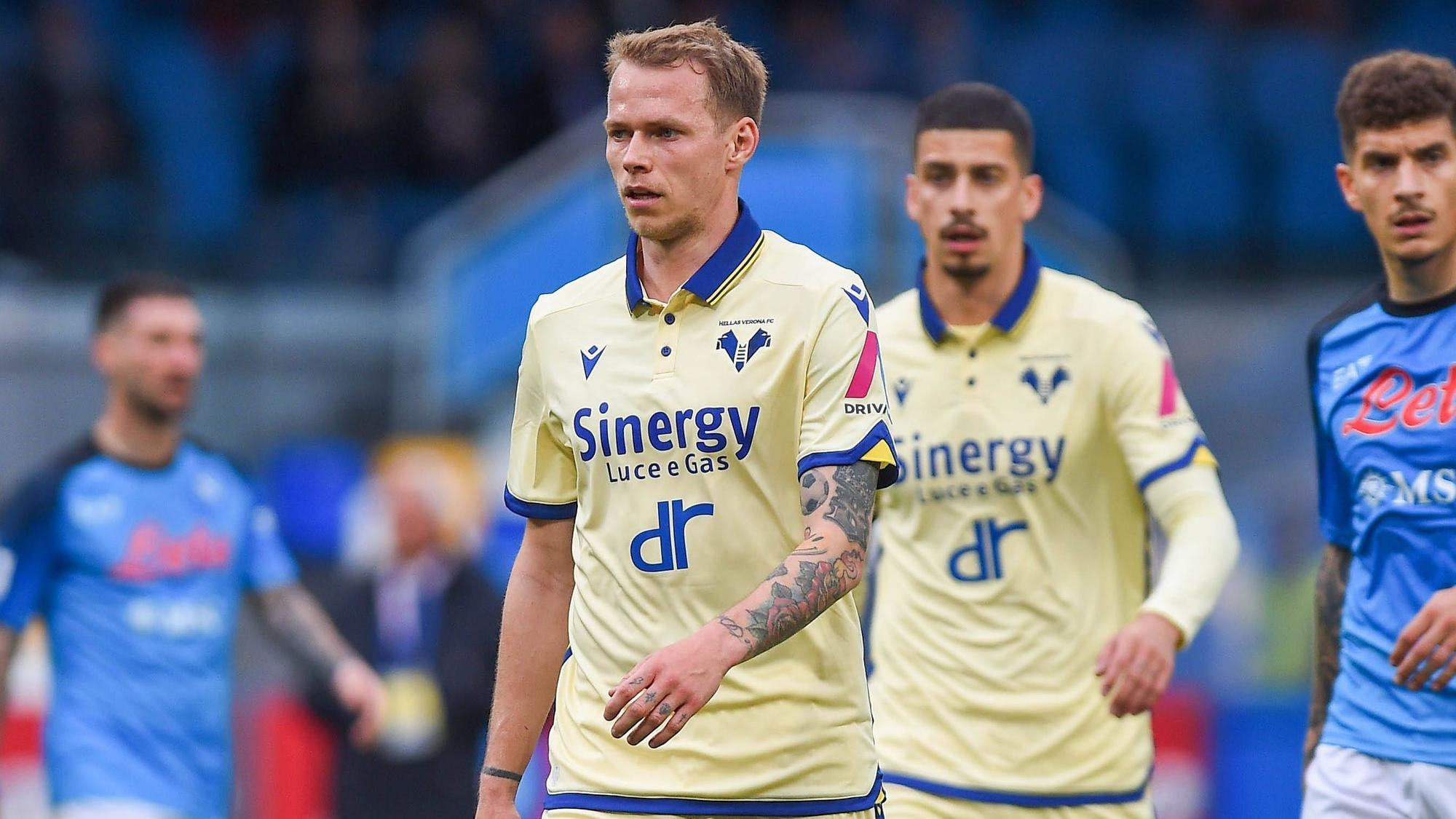 Ondrej Duda geht nach einem 0:0 von Hellas Verona gegen den SSC Neapel vom Platz.