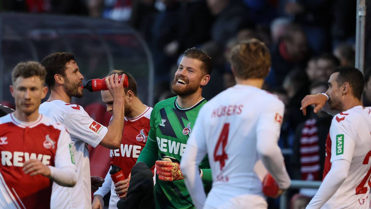 1. FC Köln vs. Hamburger SV, Testspiel, Trainingsspiel, Mitte: Timo Horn (1. FC Köln), 07.01.2023, Bild: Herbert Bucco