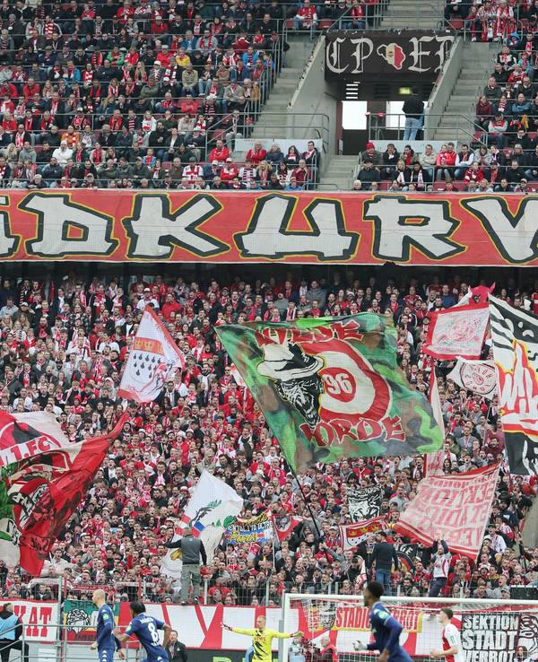 1.FC Köln vs. FSV Mainz 05, 28. Spieltag, 15.04.2023, 15.30 Uhr, Südtribüne (1. FC Köln), Bild: Herbert Bucco