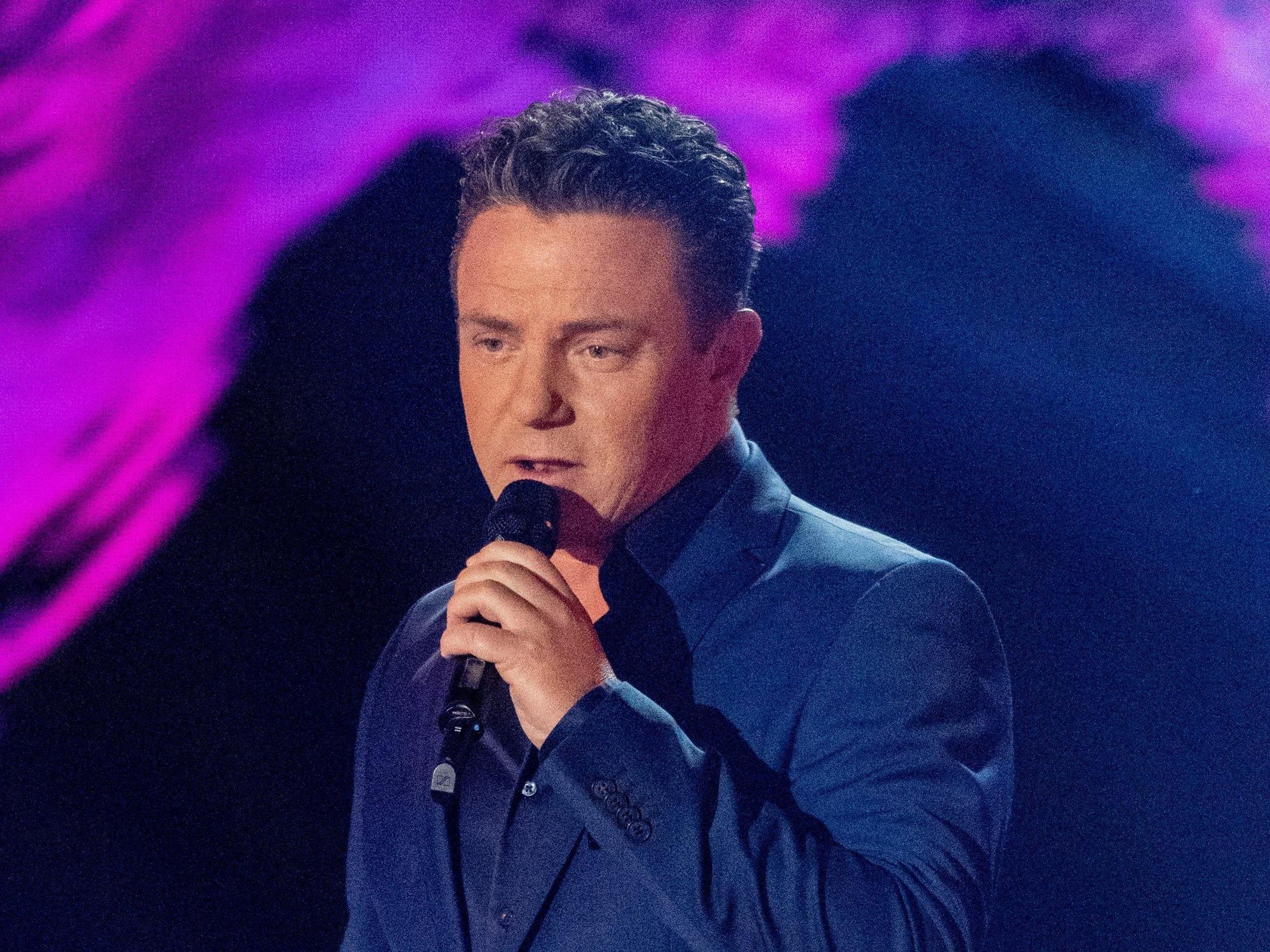 Der deutsche Musiker Stefan Mross steht in der Fernsehshow „Das große Schlagerjubiläum 2022“ in Leipzig auf der Bühne.