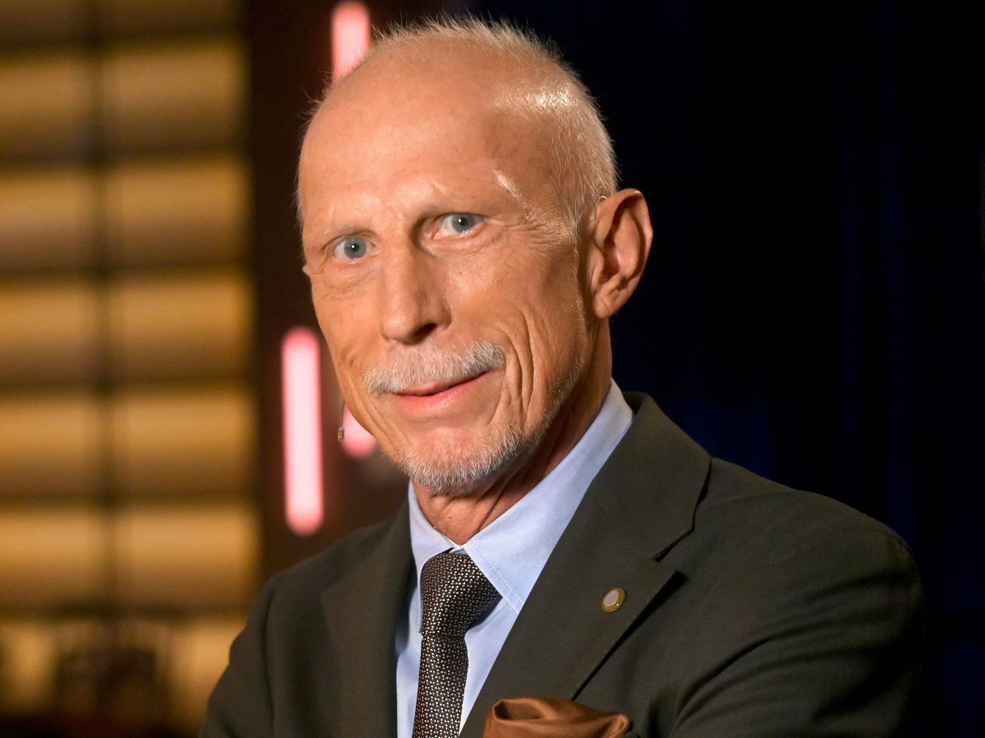 Christoph Daum hat durch die Chemo seine Haare verloren.