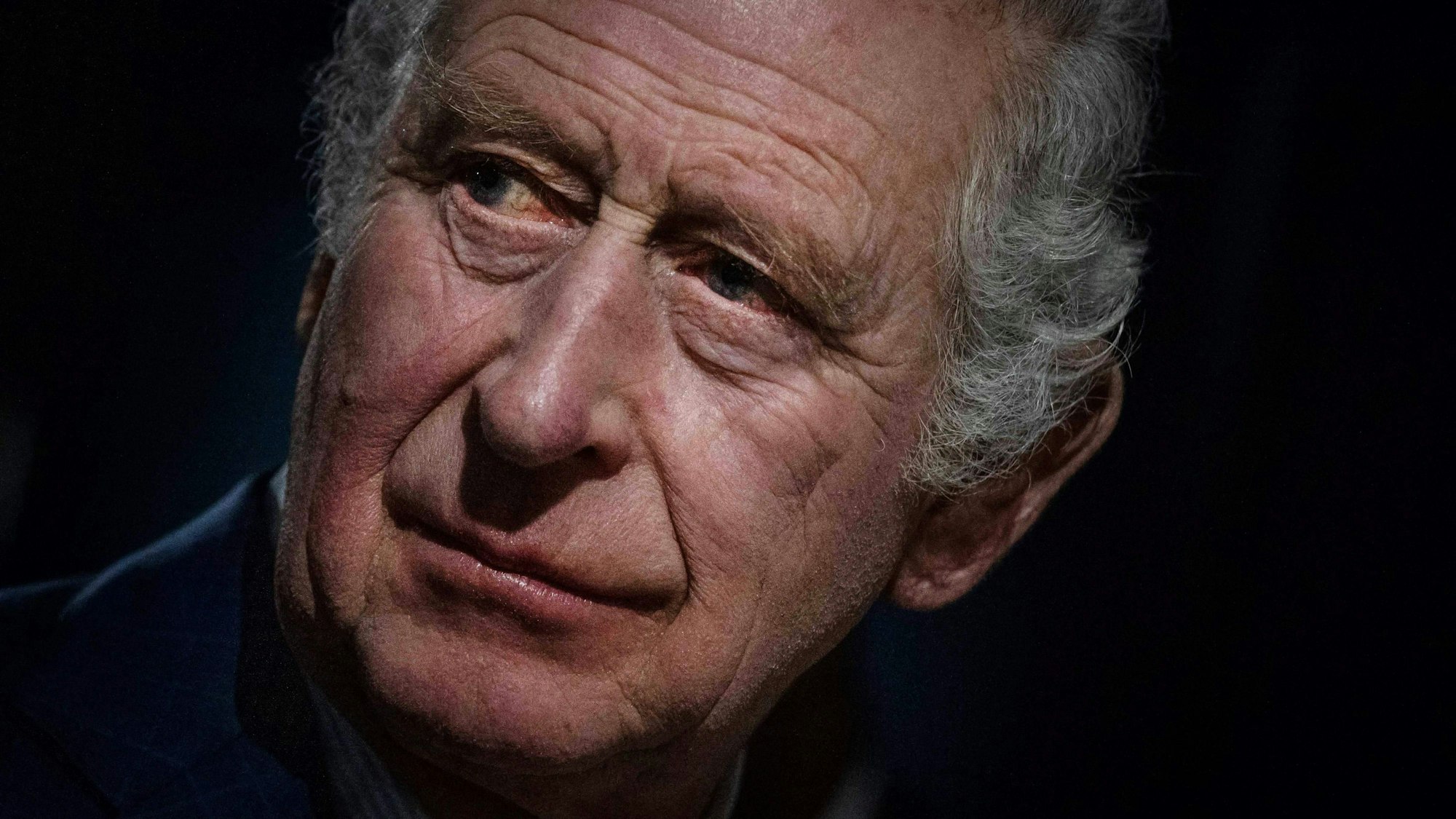 Charles III., hier auf einem Foto vom 23. Januar 2023, wird am 6. Mai 2023 in der Westminster Abbey zum König gekrönt. Er ist damit der älteste Monarch, der die Krone erhält - und der erste Monarch nach 86 Jahren.