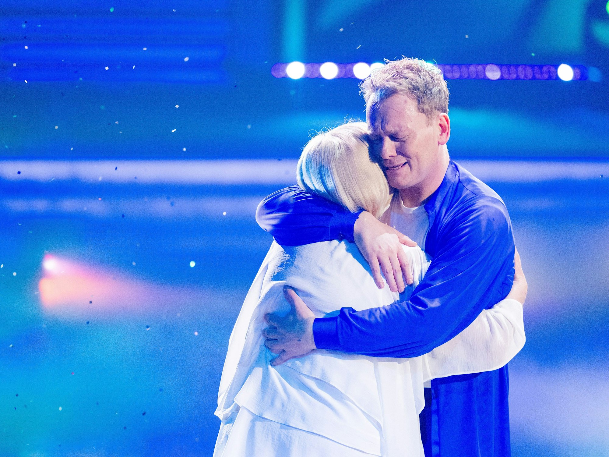 Knossi (bürgerlich Jens Knossalla), holte am Freitag (28. April 2023) seine Mama Ida auf die Bühne. Ihr widmete er seinen Magic Moment.