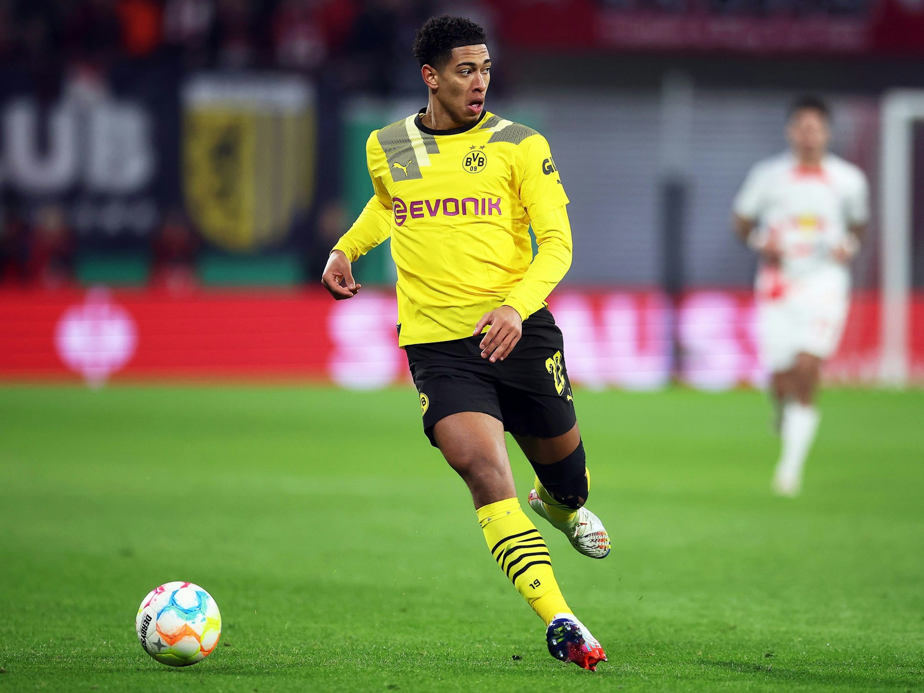 Dortmunds Jude Bellingham am Ball.