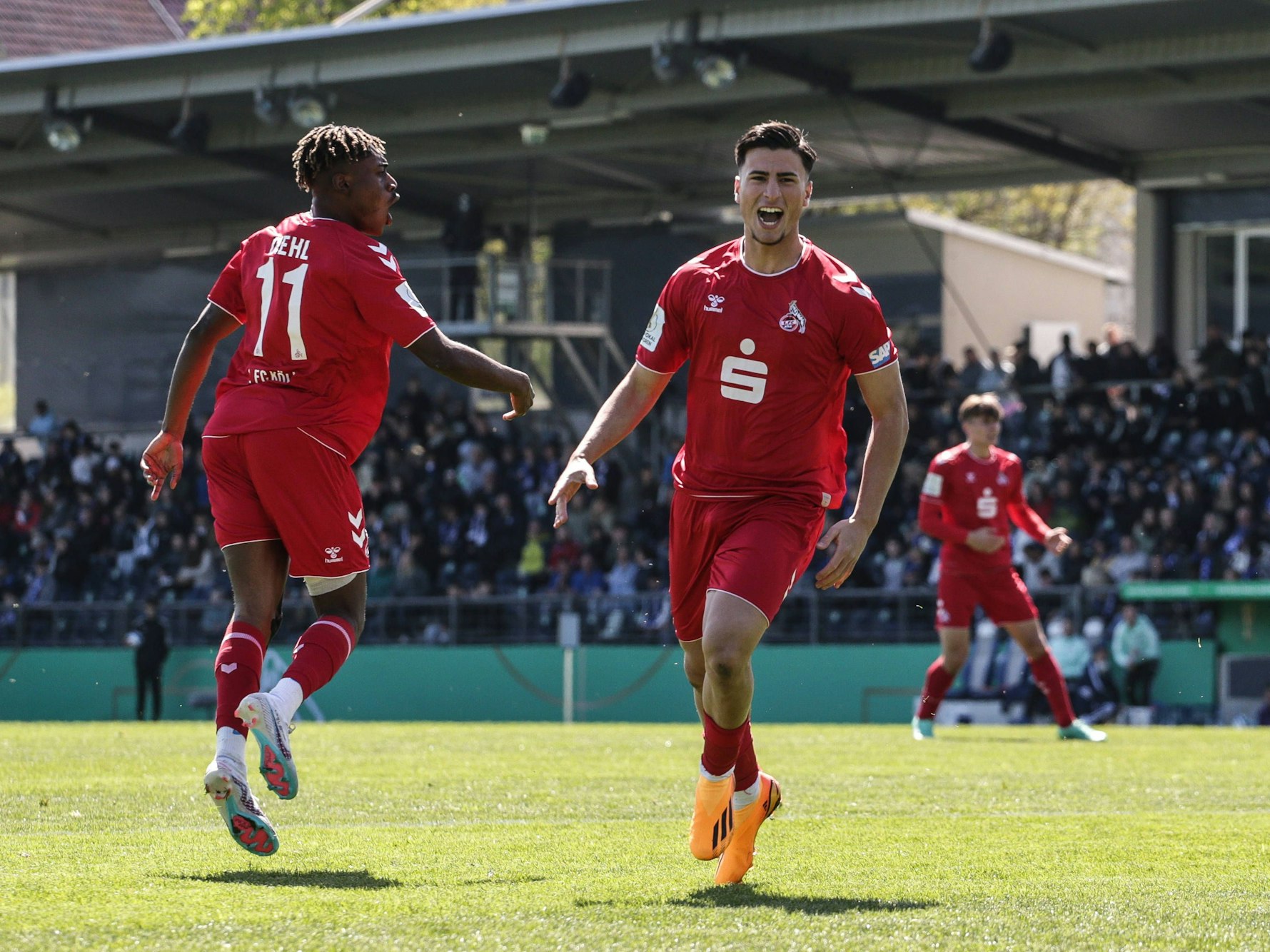 Arda Süne jubelt über das 3:3 der FC-U19 gegen Schalke,