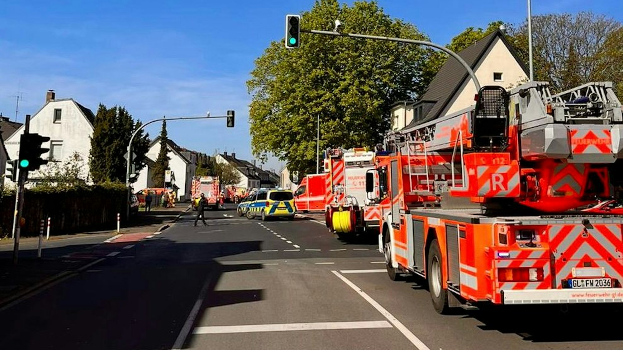 Die Einsatzstelle an der Handstraße in Bergisch Gladbach.