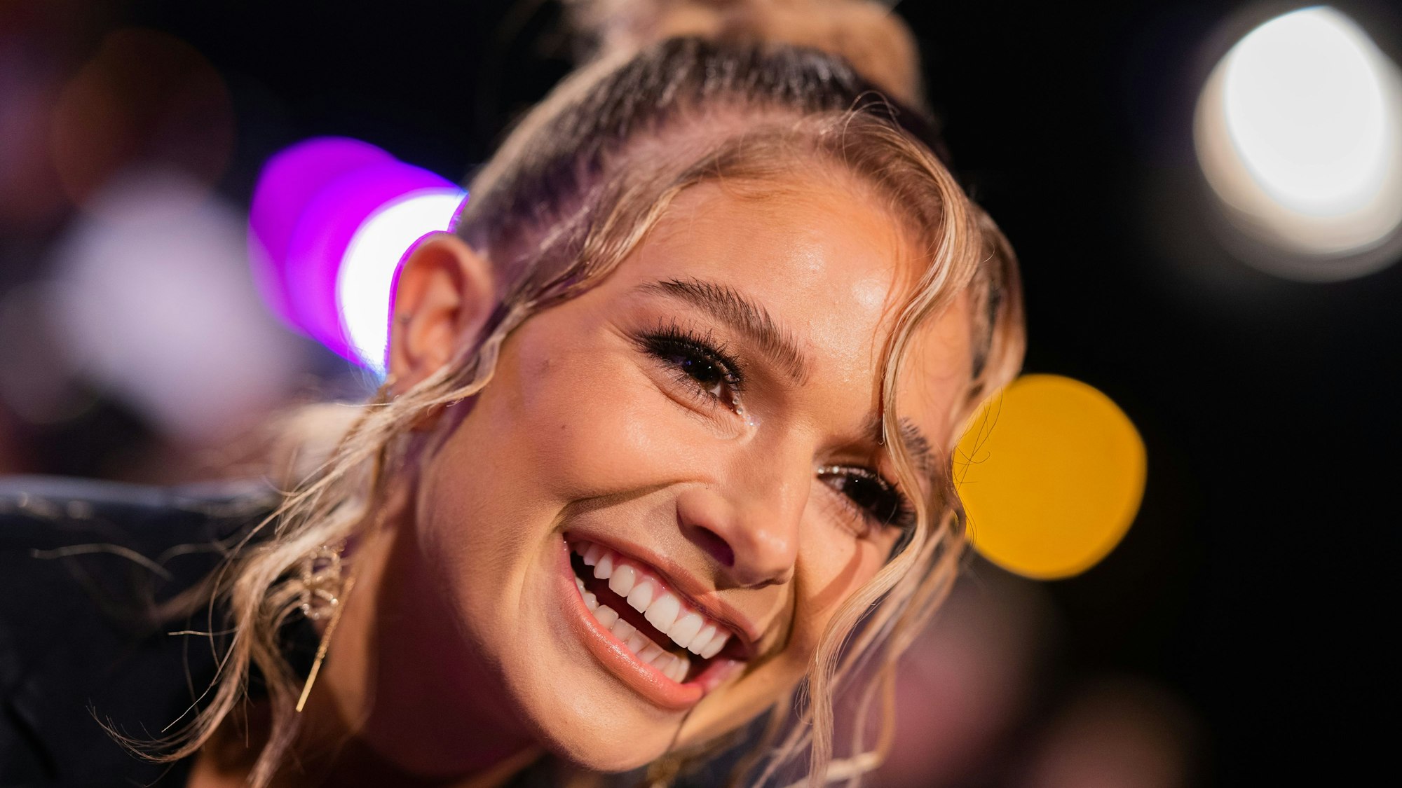 Moderatorin Lola Weippert (hier zu sehen am 8. Dezember 2022 bei der Verleihung der „1Live Krone“ in Bochum) verzaubert ihre Fans bei Instagram.