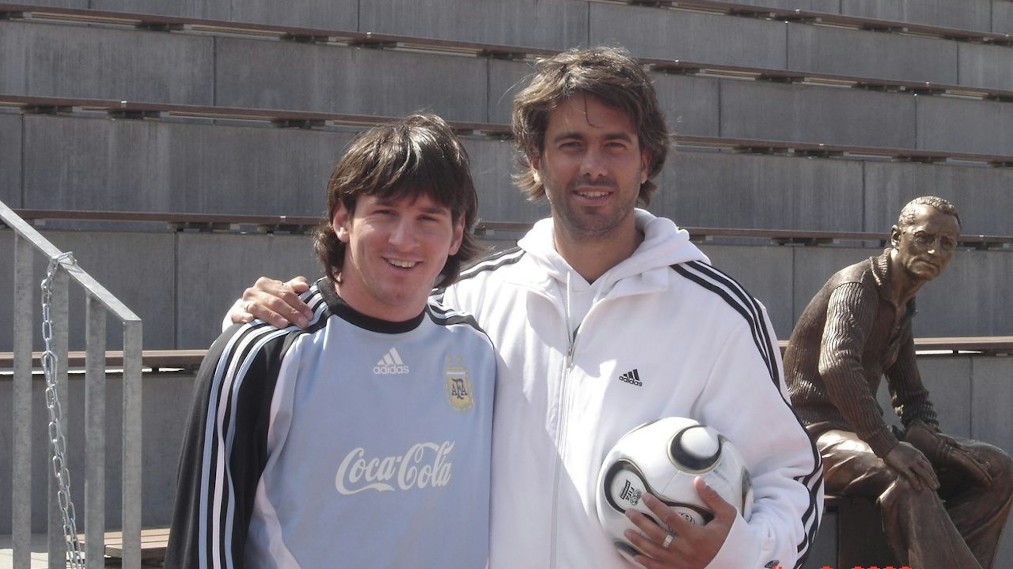 Alberto de Torres Lacroze 2006 mit Lionel Messi.