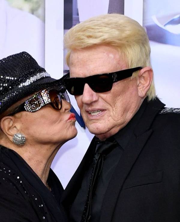 Volkssänger Heino und seine Frau Hannelore kommen zu der Bertelsmann Party in der Bertelsmann Repräsentanz Unter den Linden.