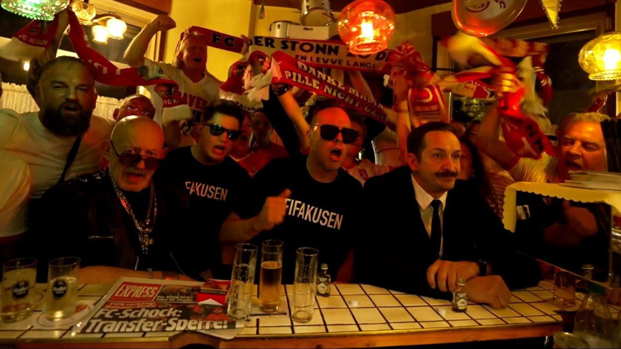 Videodreh von „Fifakusen“ in einer Kölner Kneipe.