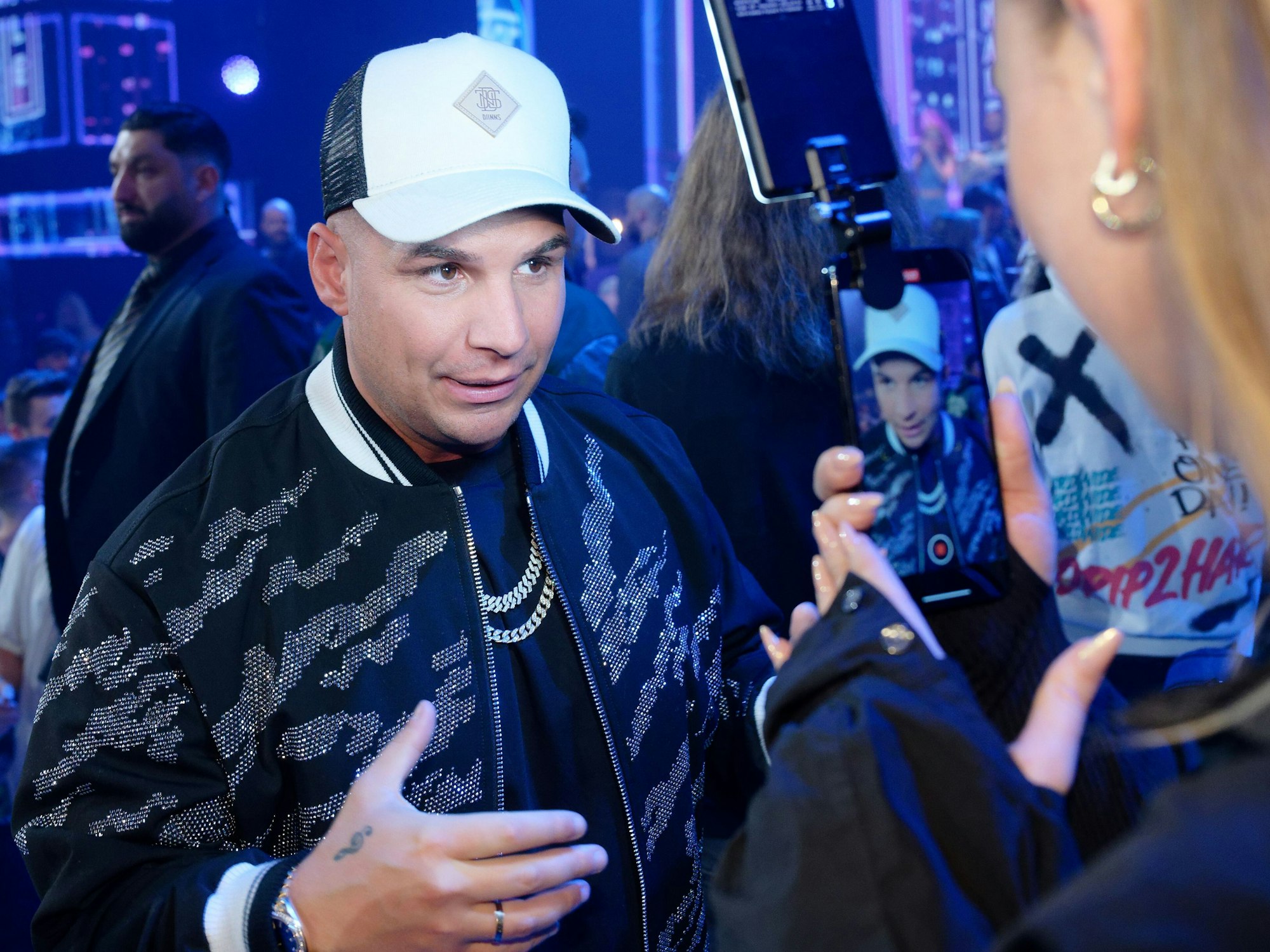 Juror Pietro Lombardi steht nach dem Finale der Castingshow "Deutschland sucht den Superstar" auf der Bühne. +++ dpa-Bildfunk +++