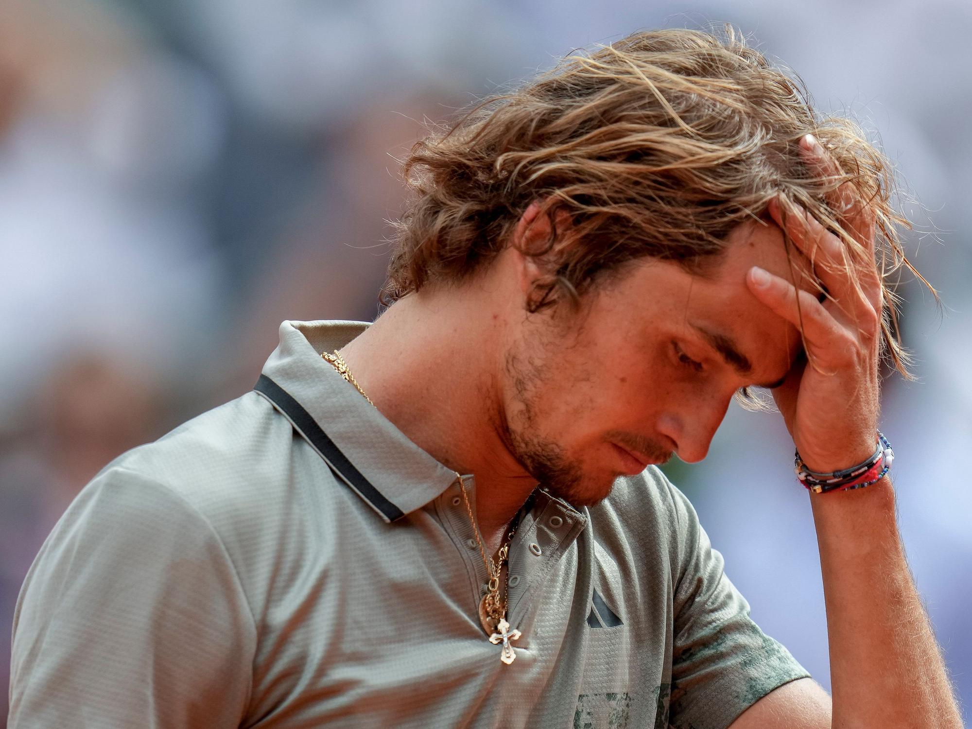 Alexander Zverev ist nach seiner Niederlage frustriert.