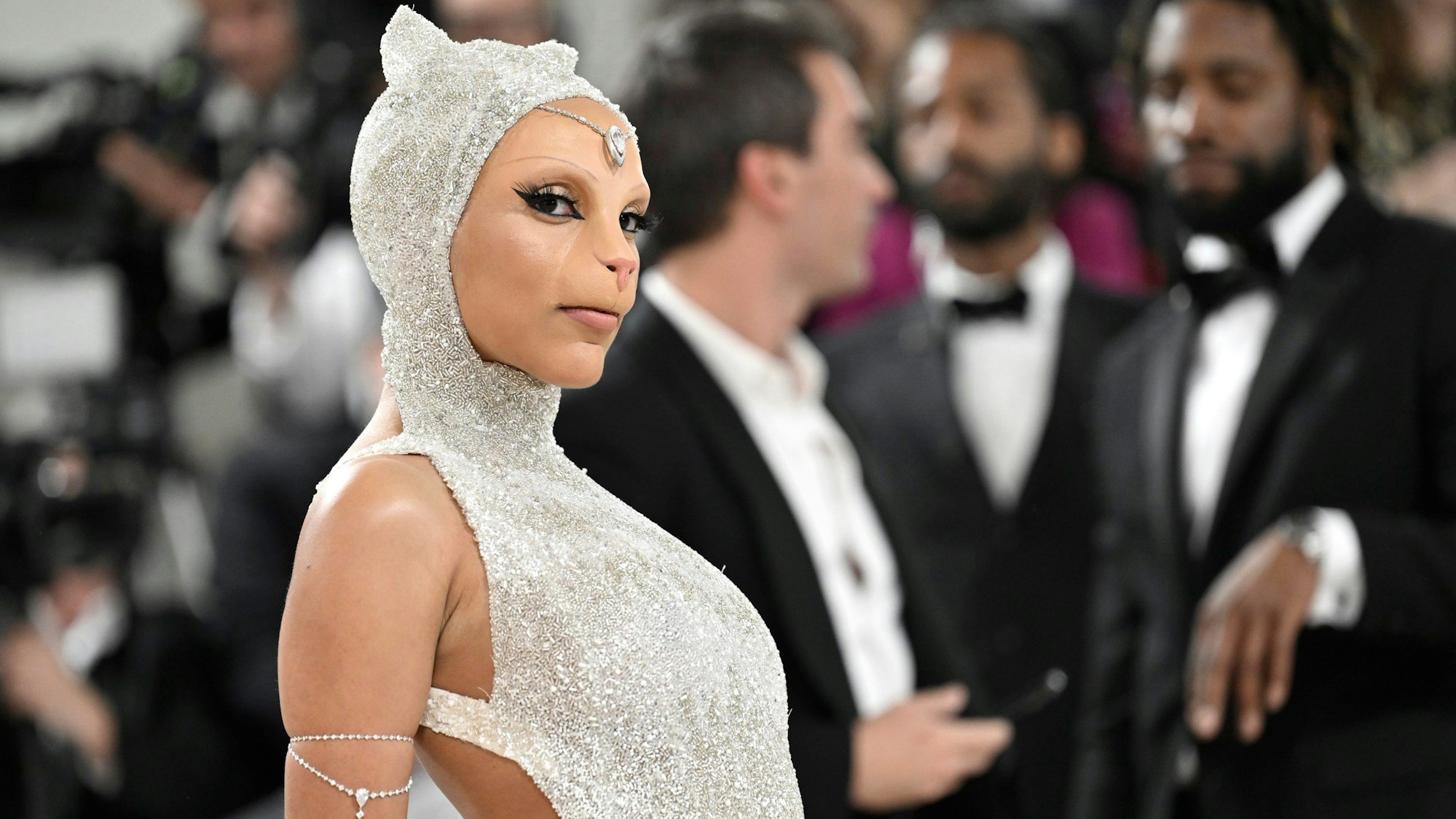 Doja Cat kommt zur Benefizgala des Costume Institute des Metropolitan Museum of Art.