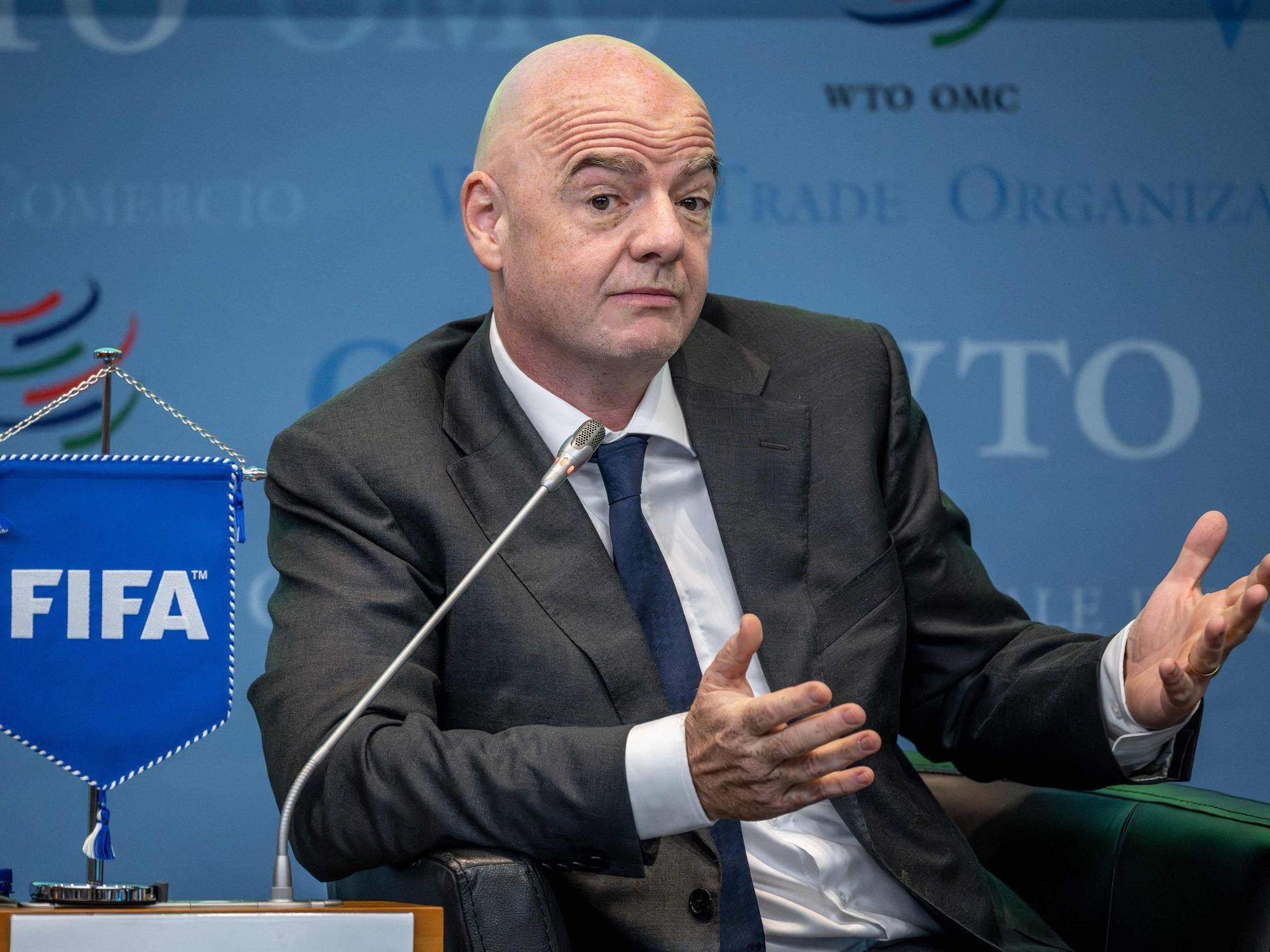 Gianni Infantino spricht auf einem Event.