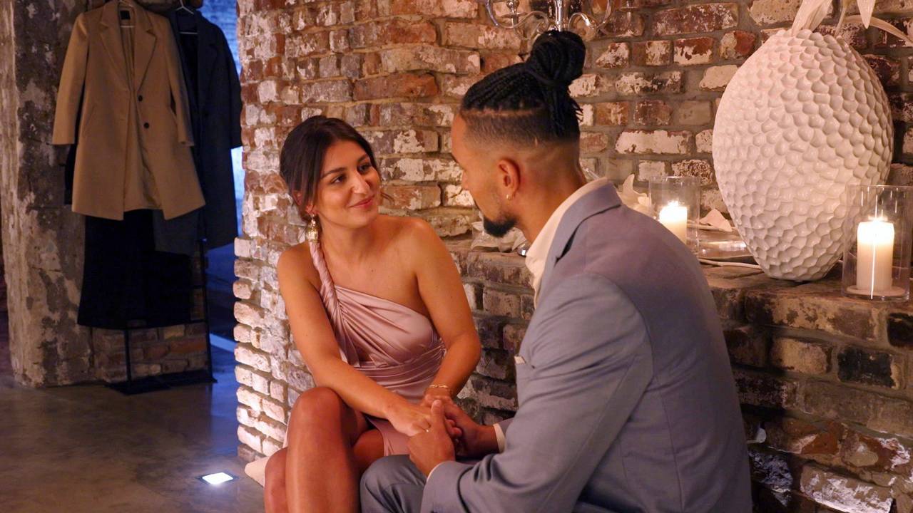 Chiara und David in der Nacht der Rosen.
Die Verwendung des sendungsbezogenen Materials ist nur mit dem Hinweis und Verlinkung auf RTL+ gestattet.