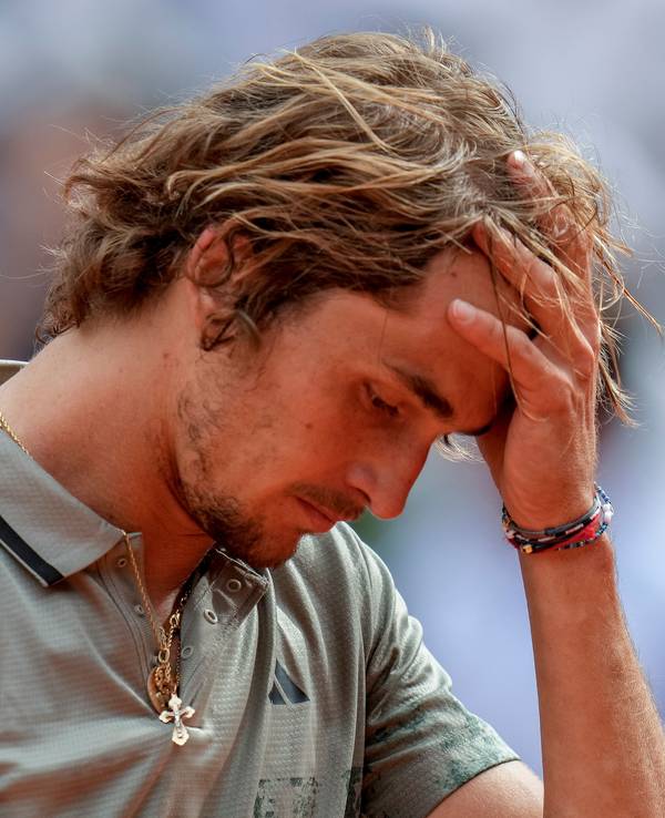 Alexander Zverev ist nach seiner Niederlage frustriert.