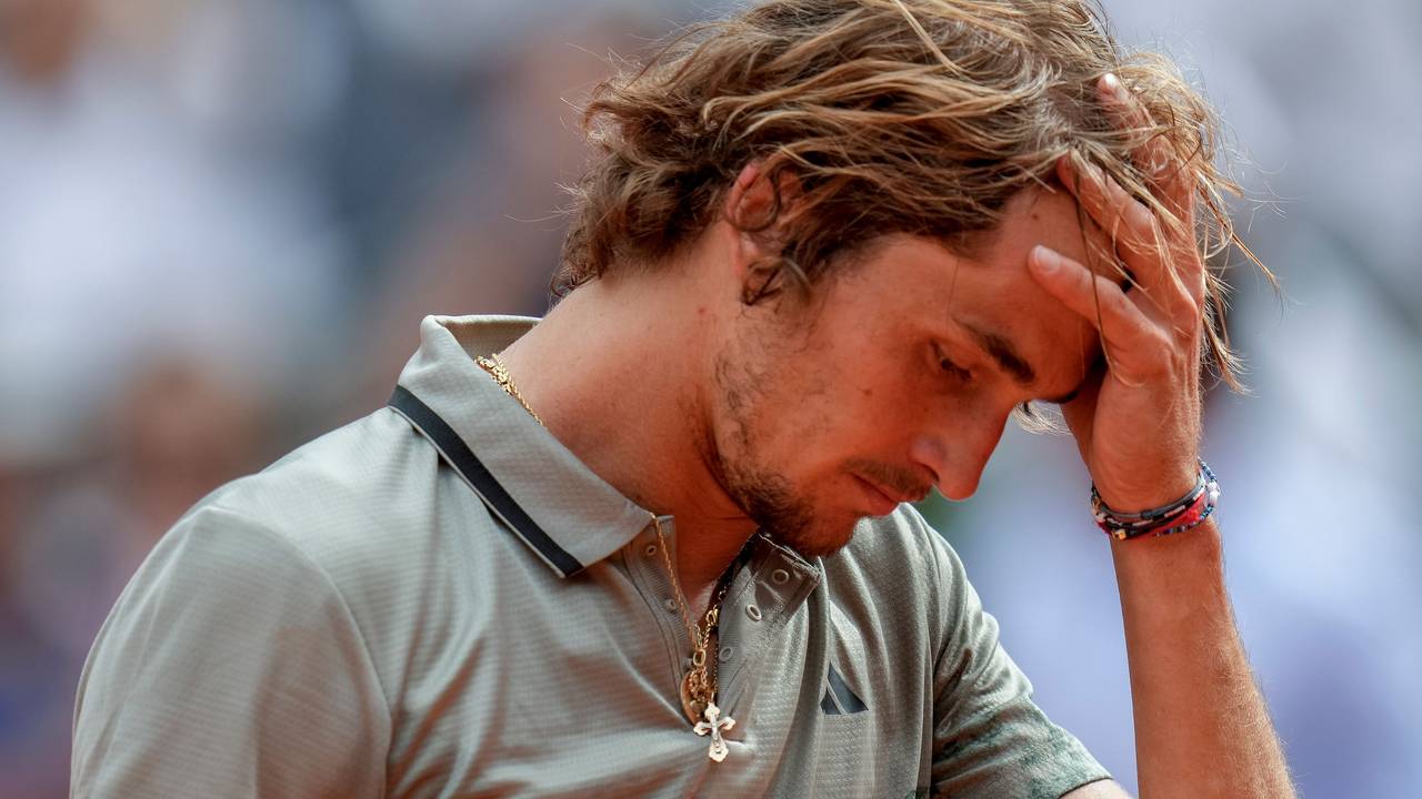 Alexander Zverev ist nach seiner Niederlage frustriert.