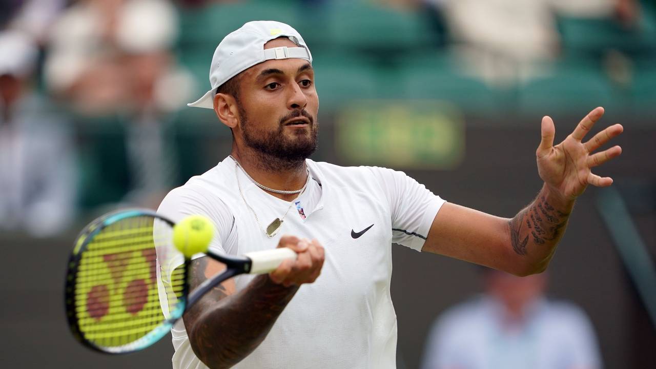 Tennis: Grand Slam/ATP-Tour - Wimbledon, Herren, Viertelfinale, Kyrgios (Australien) - Garin (Chile): Nick Kyrgios in Aktion. +++ dpa-Bildfunk +++