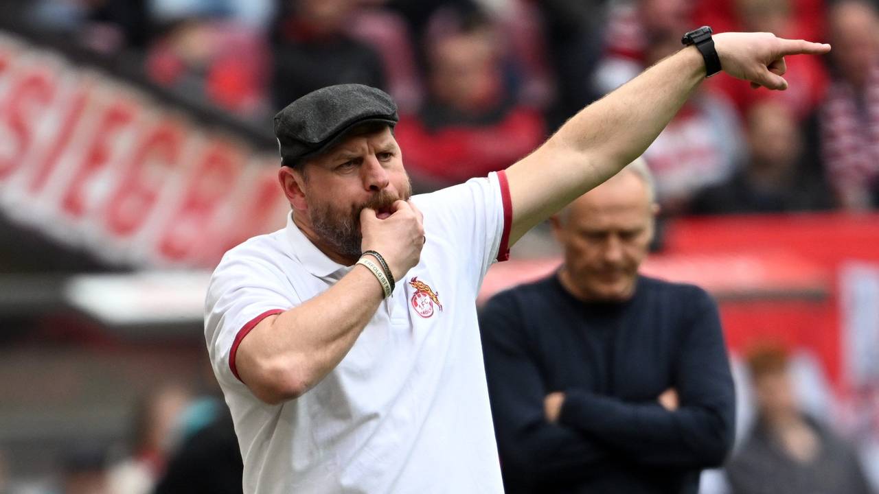 Steffen Baumgart pfeift.